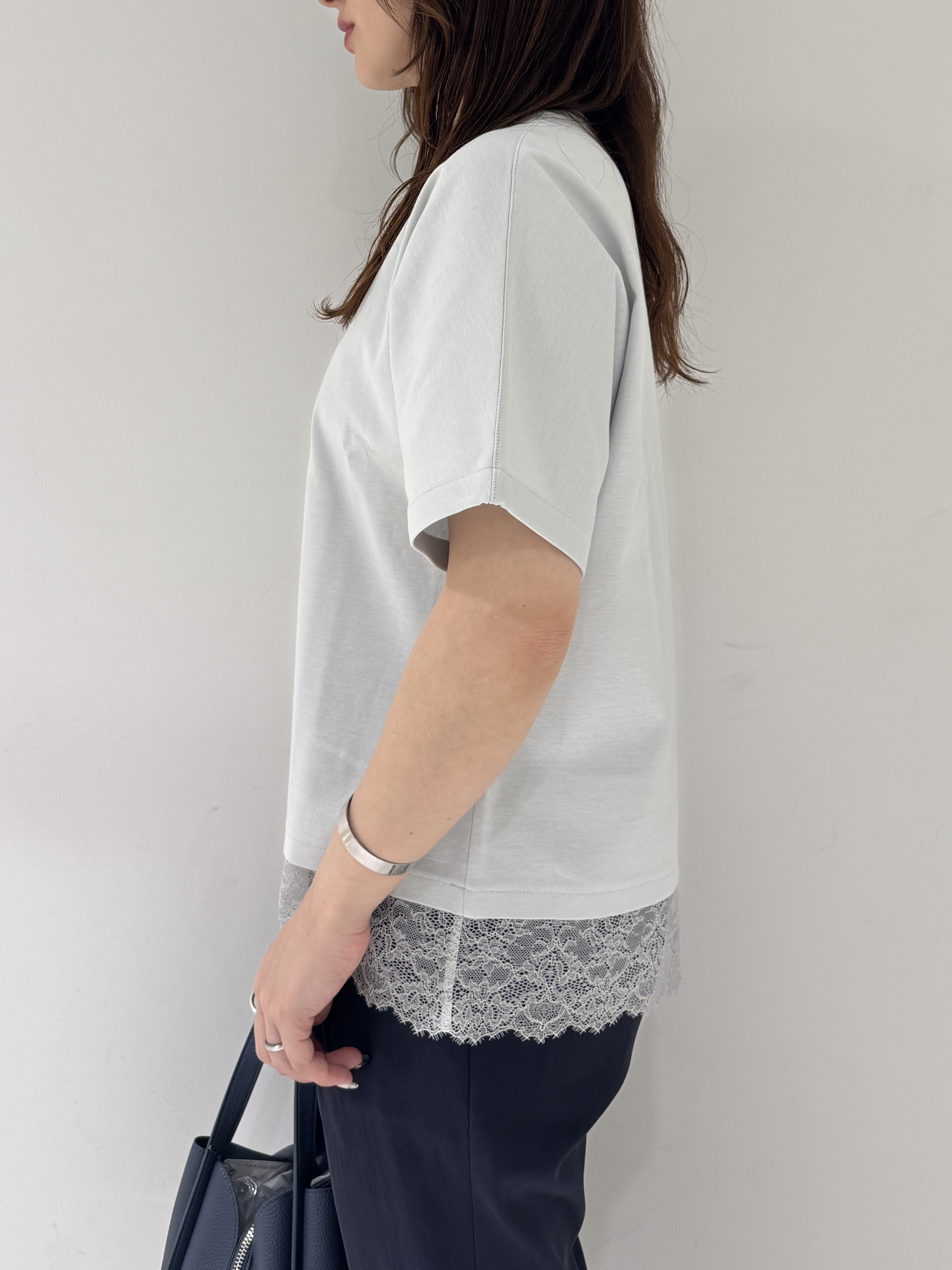 そんさんの「INDIVI｜【汗ジミ防止／接触冷感】裾レースドルマンTシャツ」を使ったコーディネート