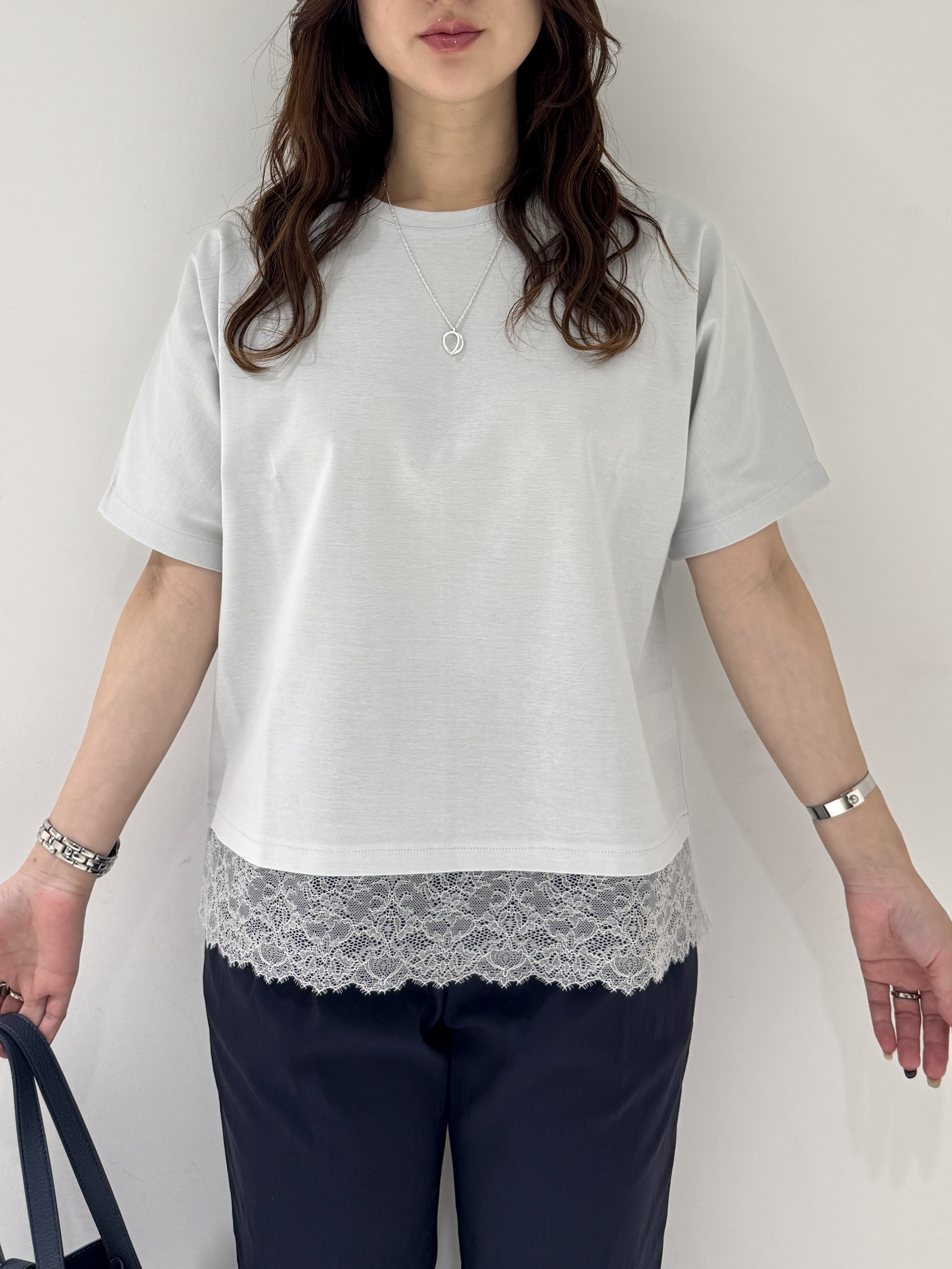 そんさんの「INDIVI｜【汗ジミ防止／接触冷感】裾レースドルマンTシャツ」を使ったコーディネート