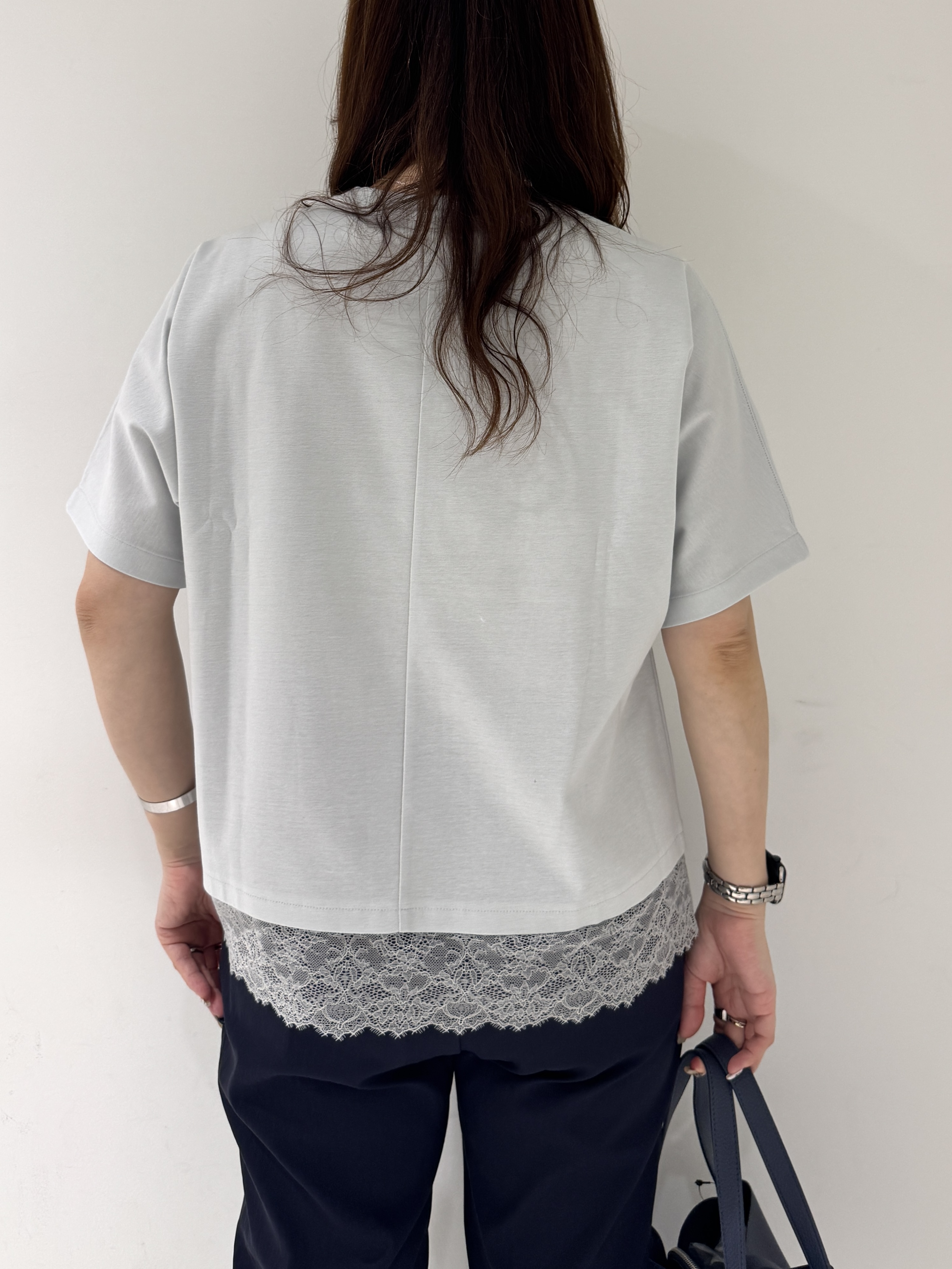 そんさんの「INDIVI｜【汗ジミ防止／接触冷感】裾レースドルマンTシャツ」を使ったコーディネート