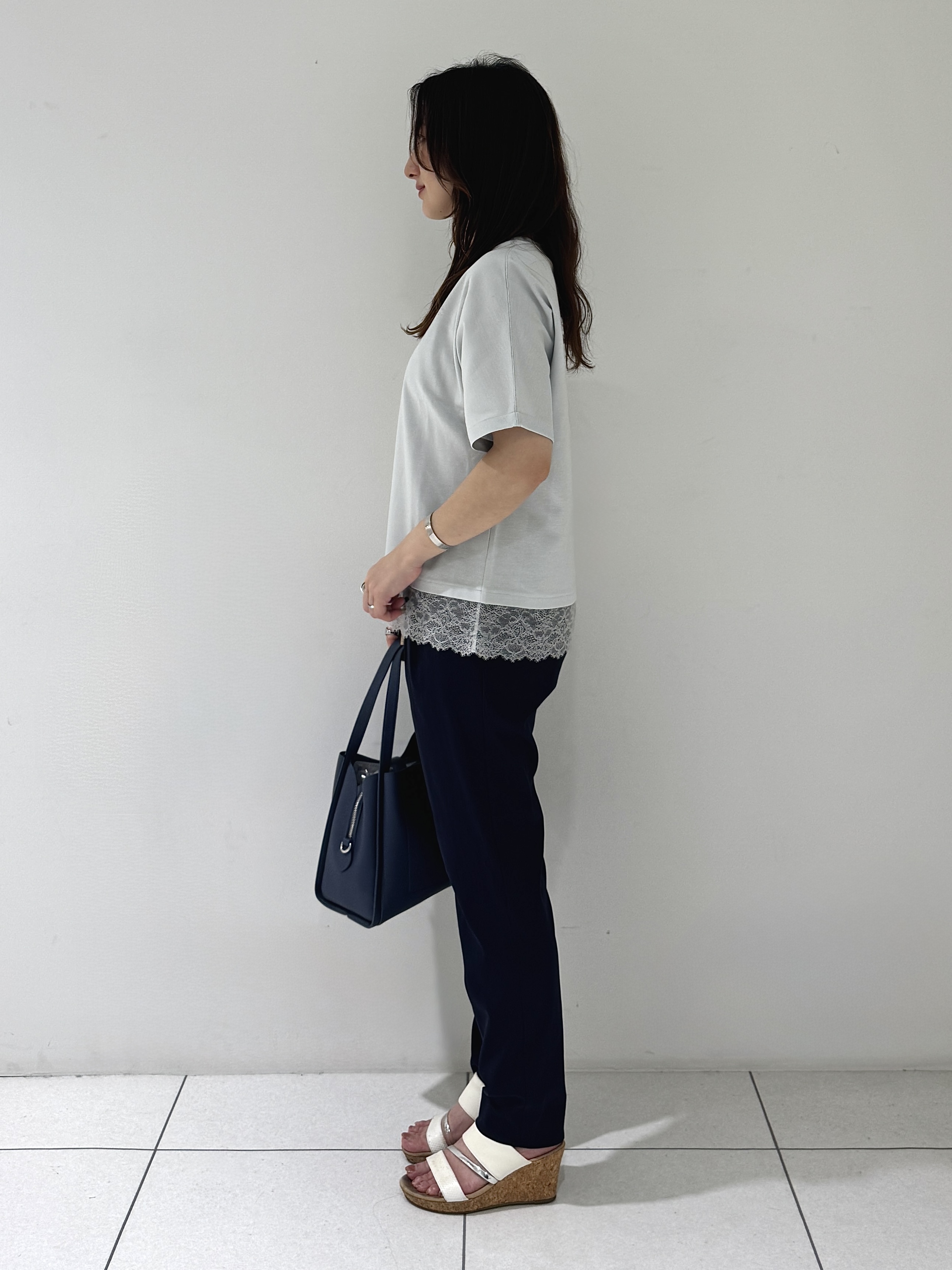 そんさんの「INDIVI｜【汗ジミ防止／接触冷感】裾レースドルマンTシャツ」を使ったコーディネート
