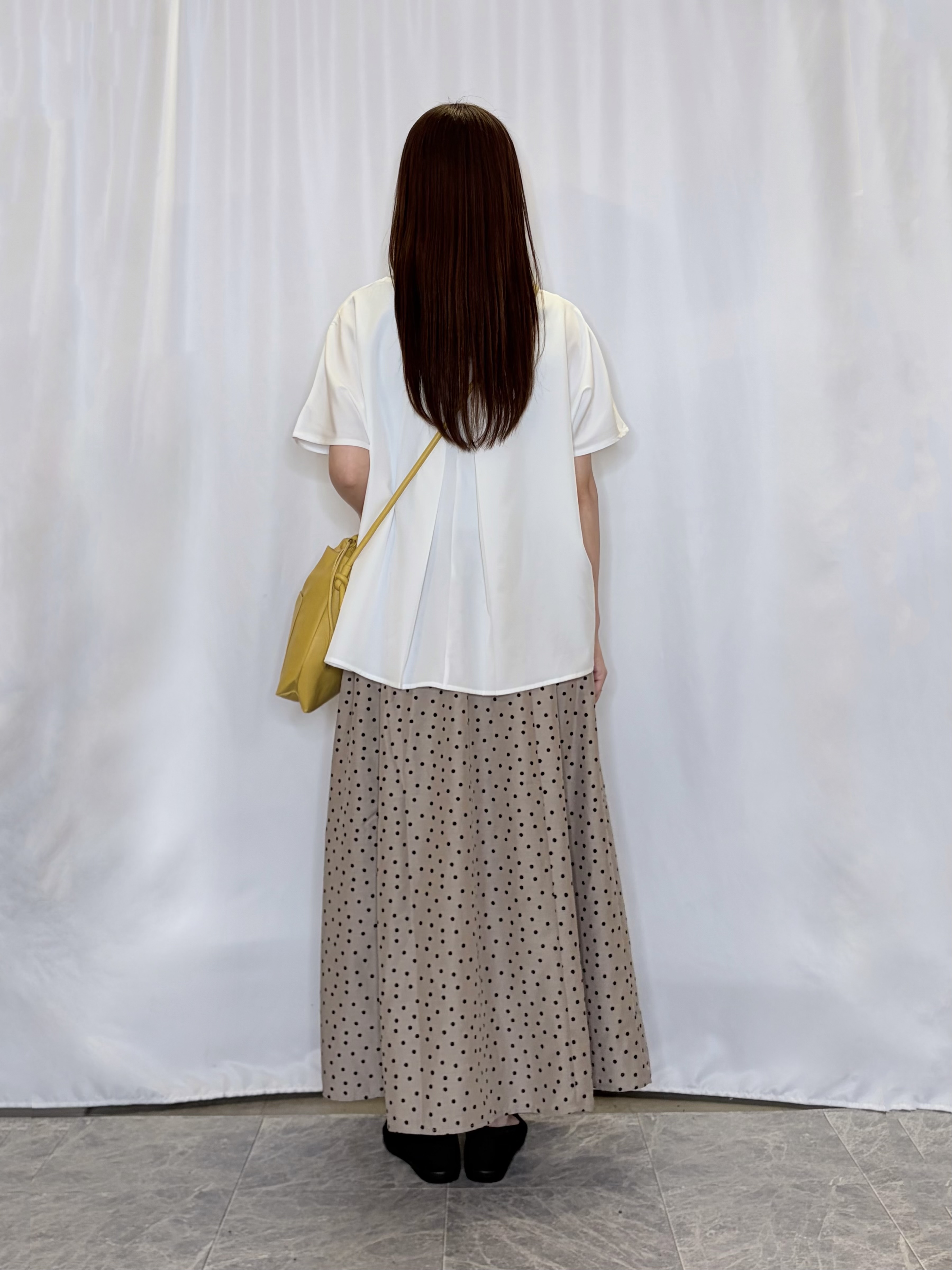 おうめさんの「SHOO･LA･RUE｜【洗濯機可/S-LL】後ろ姿も映える 異素材ドッキングトップス」を使ったコーディネート