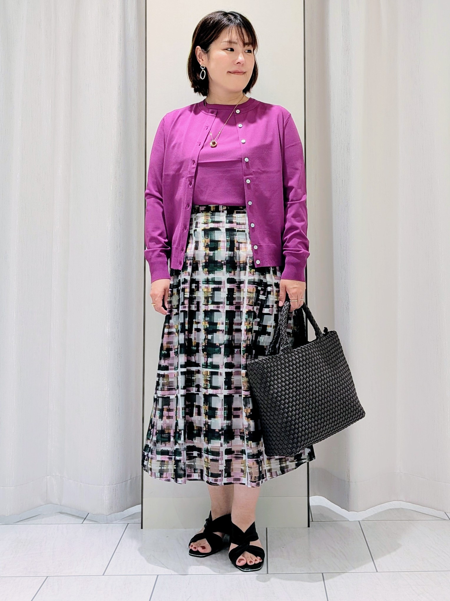 Onumaさんの「UNTITLED｜【アンサンブル可/上品な清涼感】コンパクト5分袖ニット」を使ったコーディネート
