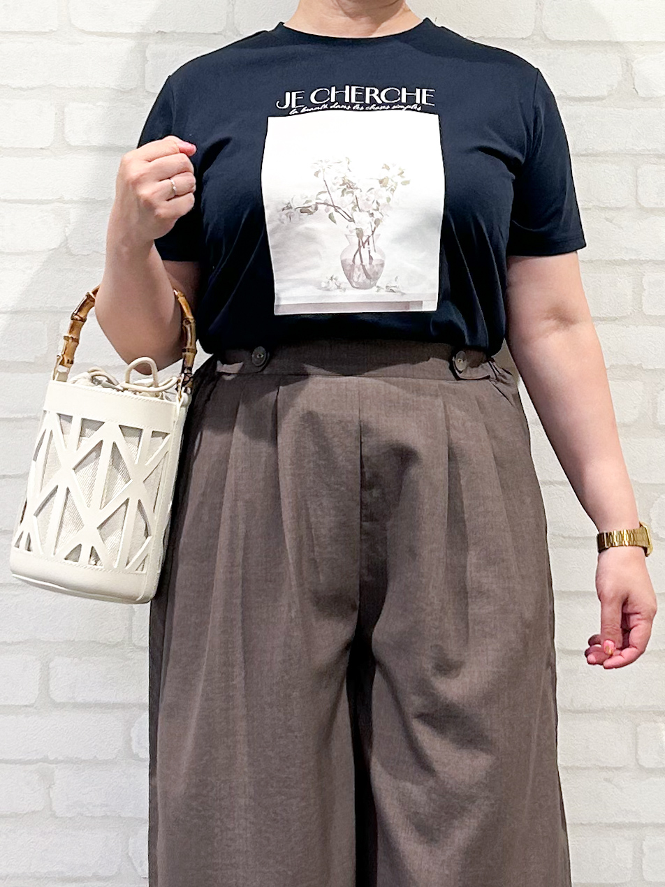 mochiさんの「OPAQUE.CLIP｜【UV】フラワープリントTシャツ≪洗濯機OK／接触冷感≫」を使ったコーディネート