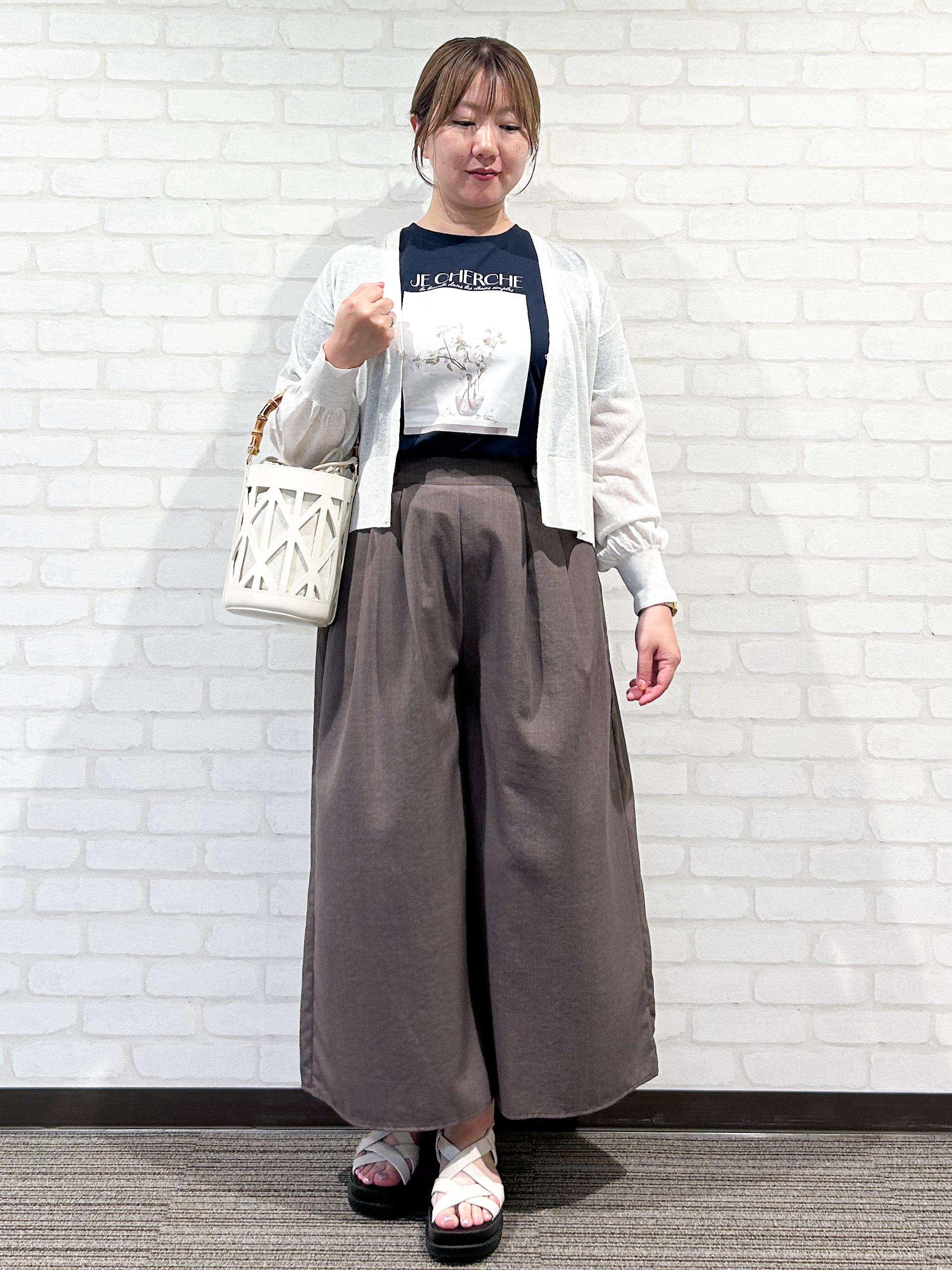 mochiさんの「OPAQUE.CLIP｜【UV】フラワープリントTシャツ≪洗濯機OK／接触冷感≫」を使ったコーディネート