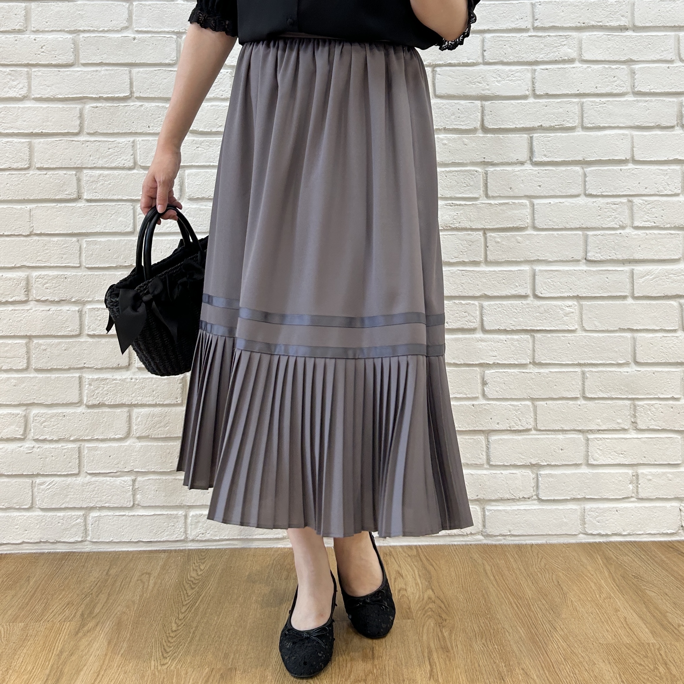 shinoさんの「Couture brooch｜大人上品なエンブロレース 5分袖ブラウス【前後2WAY・洗濯機可】」を使ったコーディネート