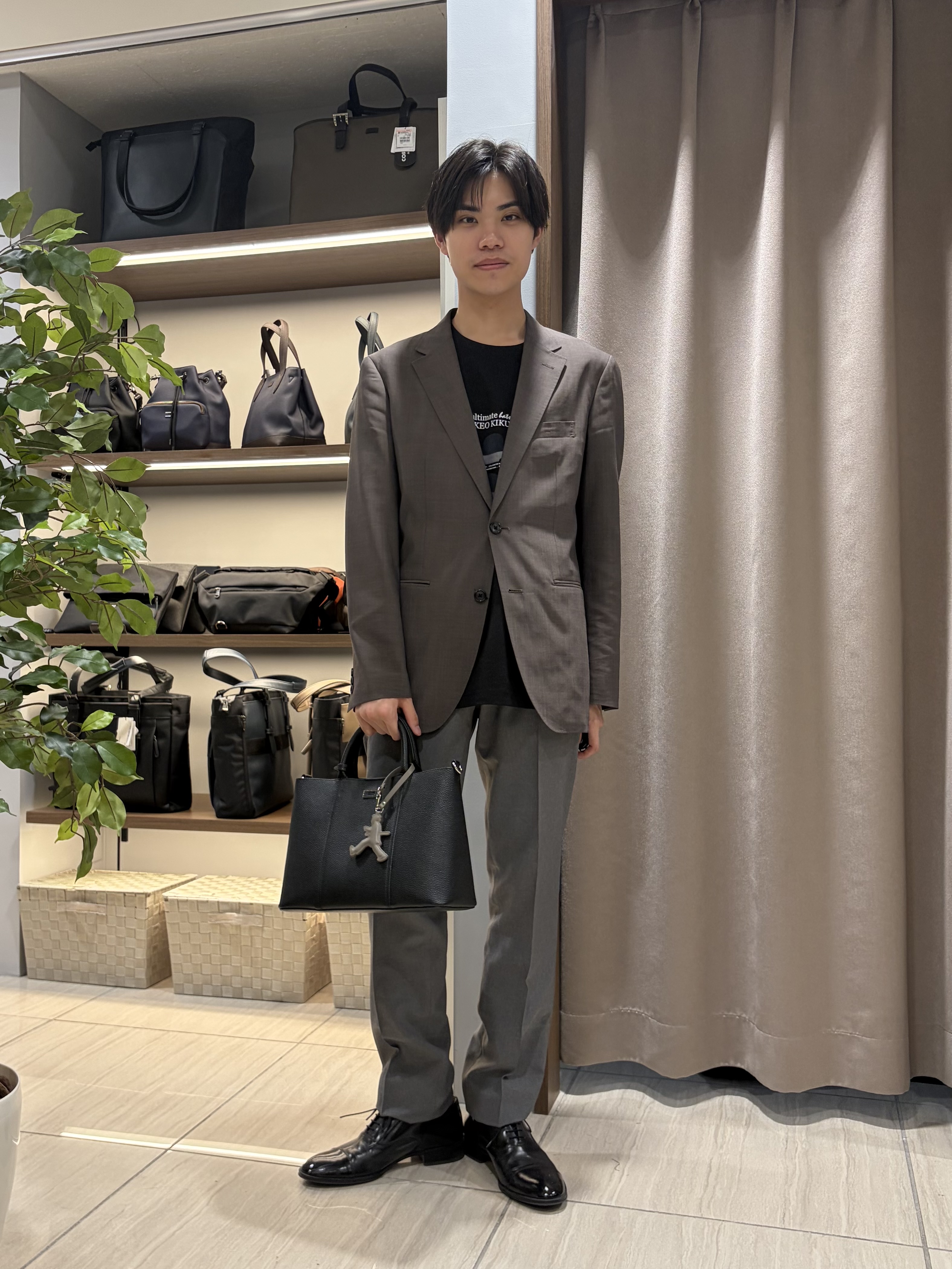 hiroさんの「TAKEO KIKUCHI｜【BOWLER HAT LABEL】TWトロピカルシャンブレー JAZZジャケット」を使ったコーディネート