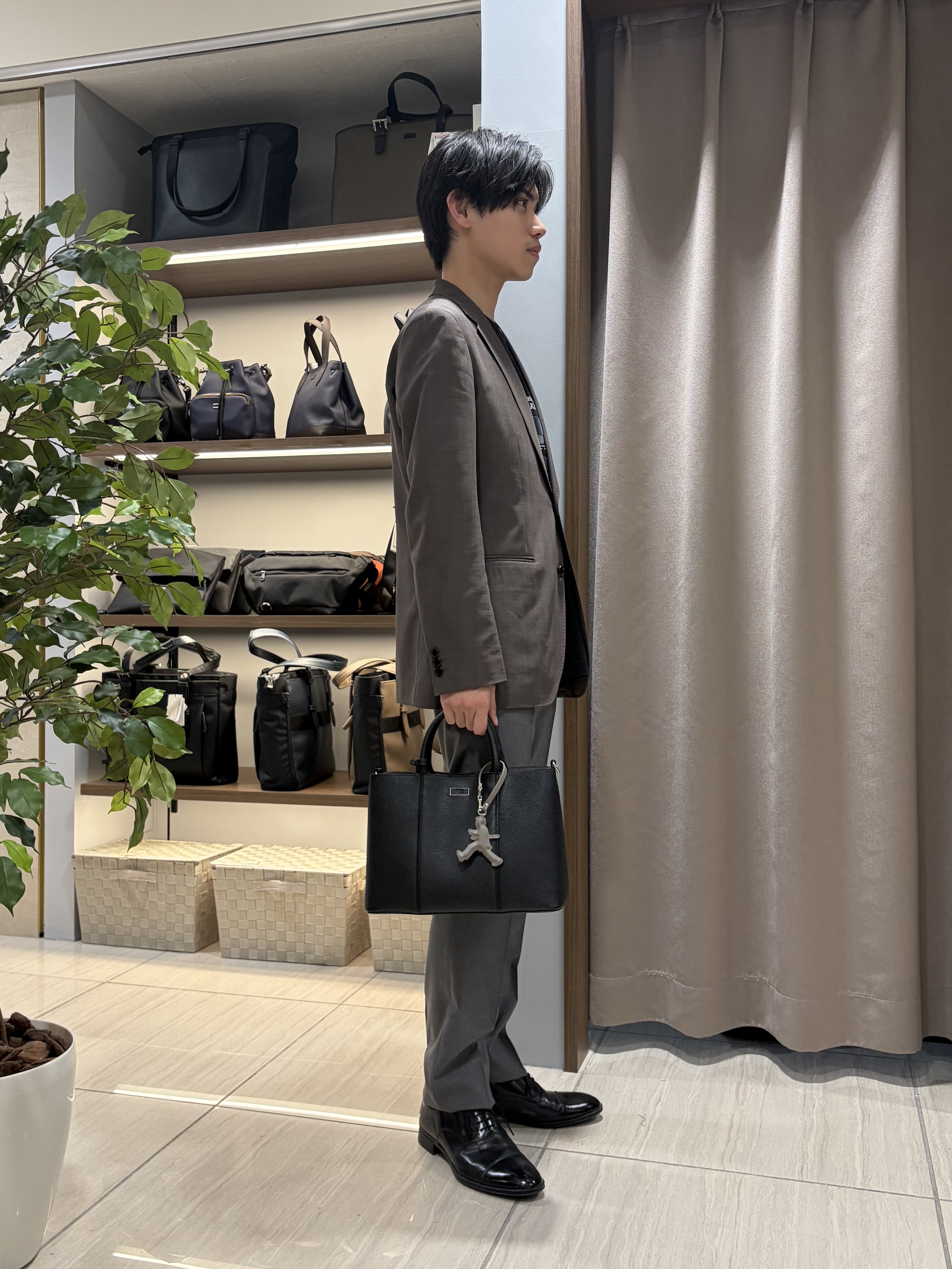 hiroさんの「TAKEO KIKUCHI｜【BOWLER HAT LABEL】TWトロピカルシャンブレー JAZZジャケット」を使ったコーディネート