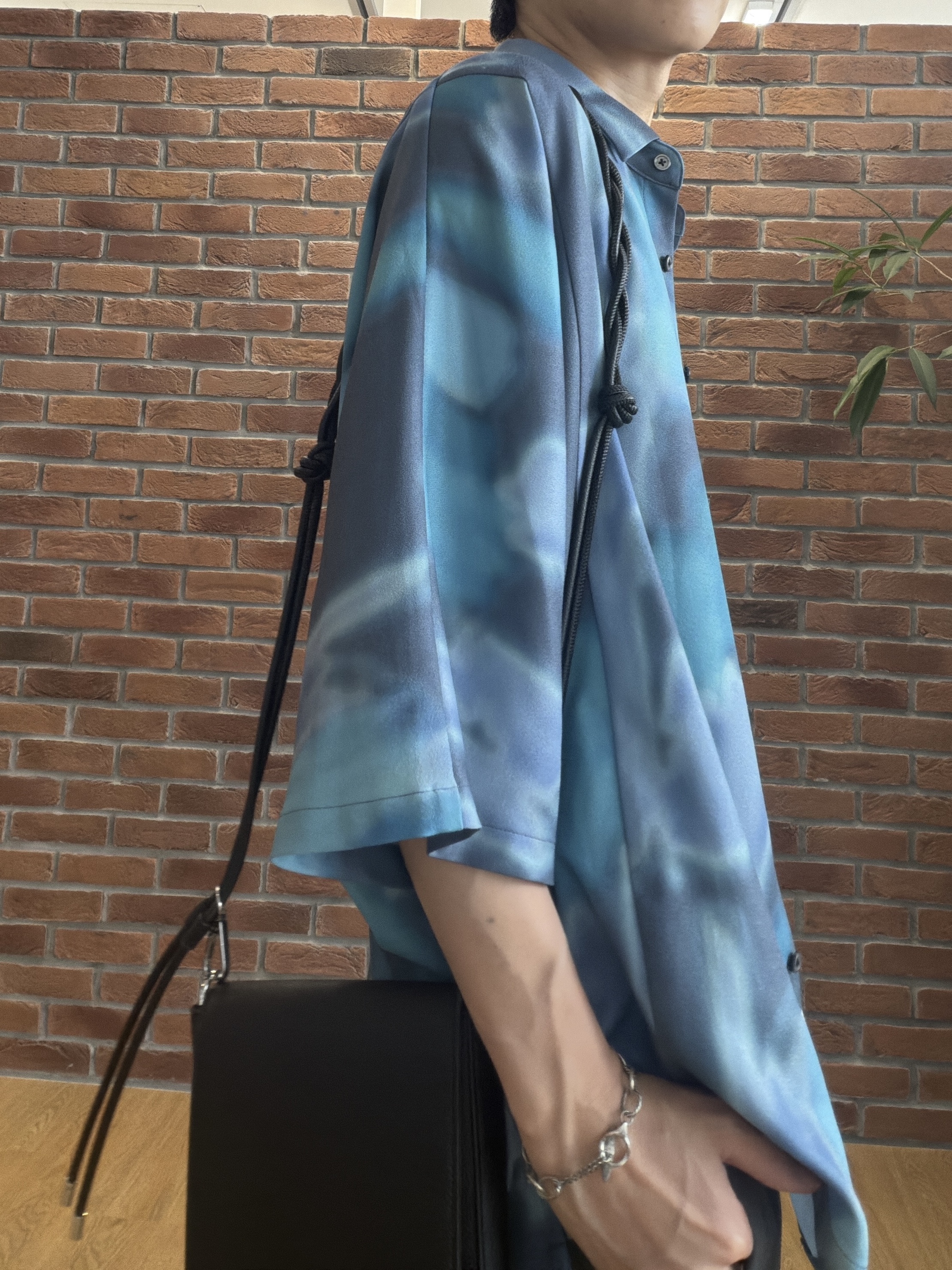 ドイさんの「tk.TAKEO KIKUCHI｜【360度ストレッチ】smart shiftシリーズ バレルシルエットパンツ」を使ったコーディネート