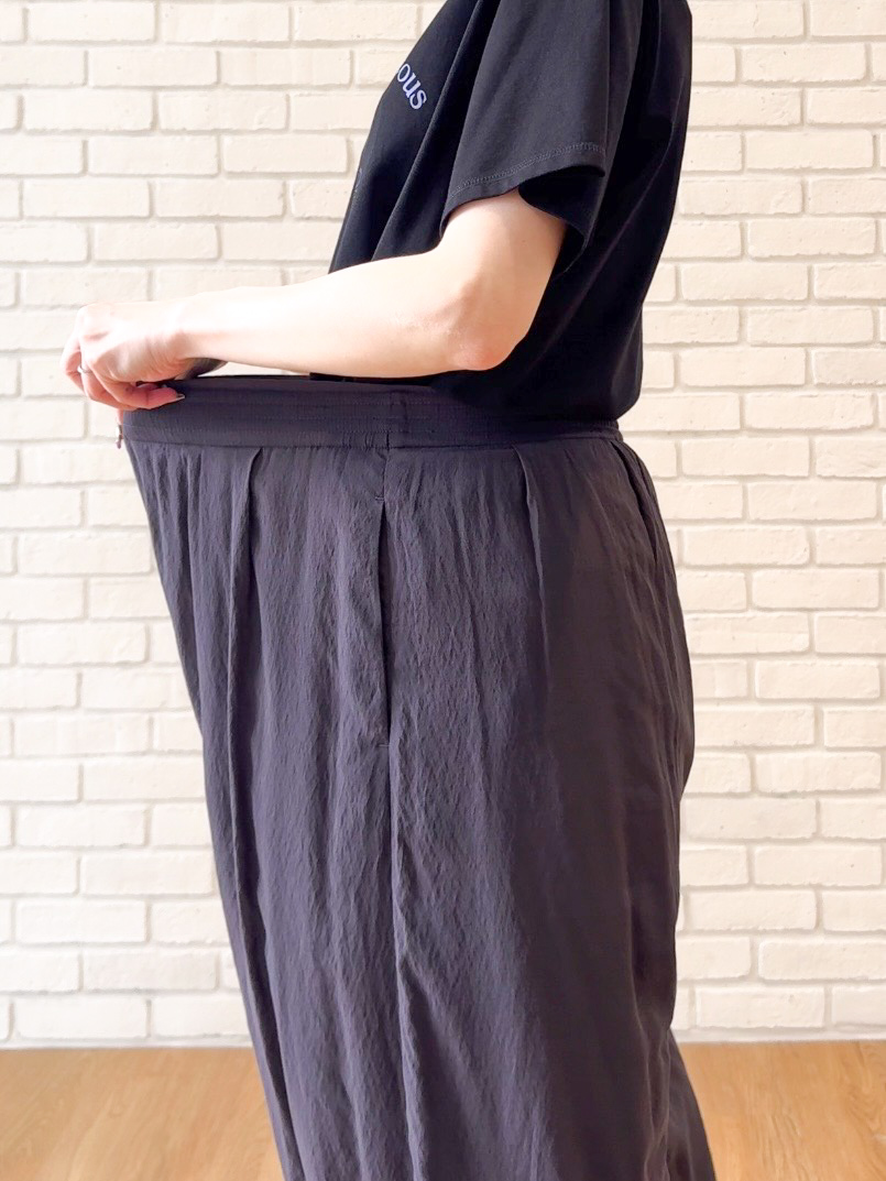 𝐜𝐡𝐢𝐤𝐚さんの「SHOO･LA･RUE｜【綿100%/ひんやり/S-LL/洗濯機可】選べる5柄 大人のベーシックカラープリントTシャツ」を使ったコーディネート