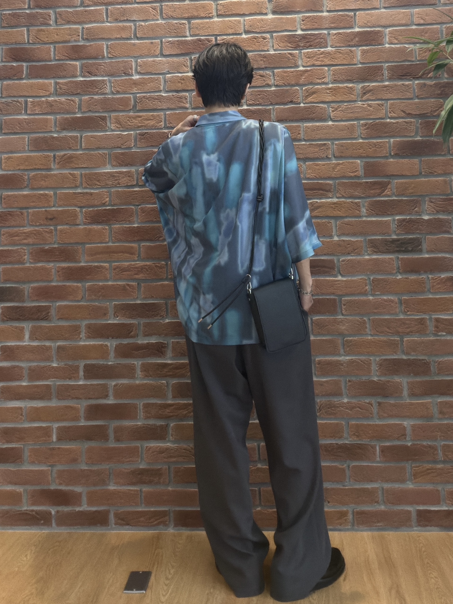 ドイさんの「tk.TAKEO KIKUCHI｜【360度ストレッチ】smart shiftシリーズ バレルシルエットパンツ」を使ったコーディネート