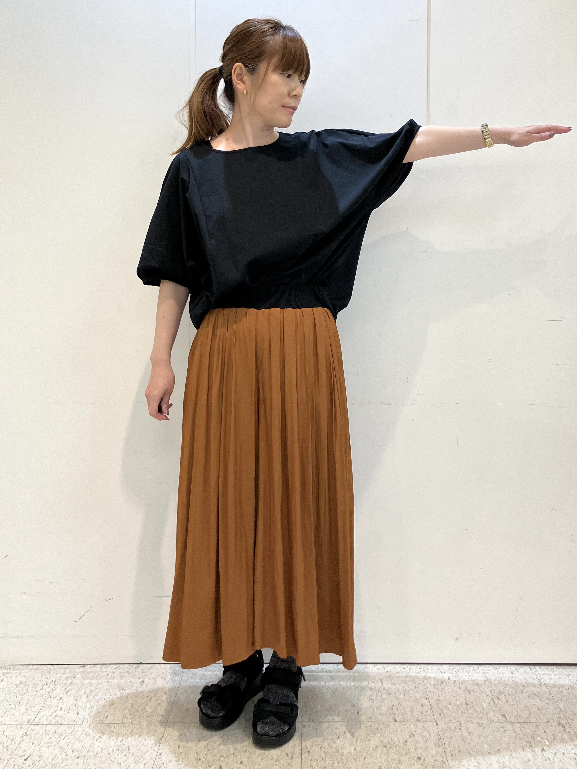 kozuさんの「Reflect｜【UVカット／接触冷感／吸水速乾】ギャザースリーブカットソー」を使ったコーディネート