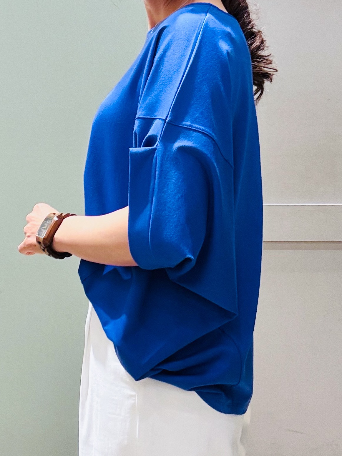 Komi☆さんの「grove｜【持続冷感・体型カバー】サテンパイピングドルマンカットソー」を使ったコーディネート