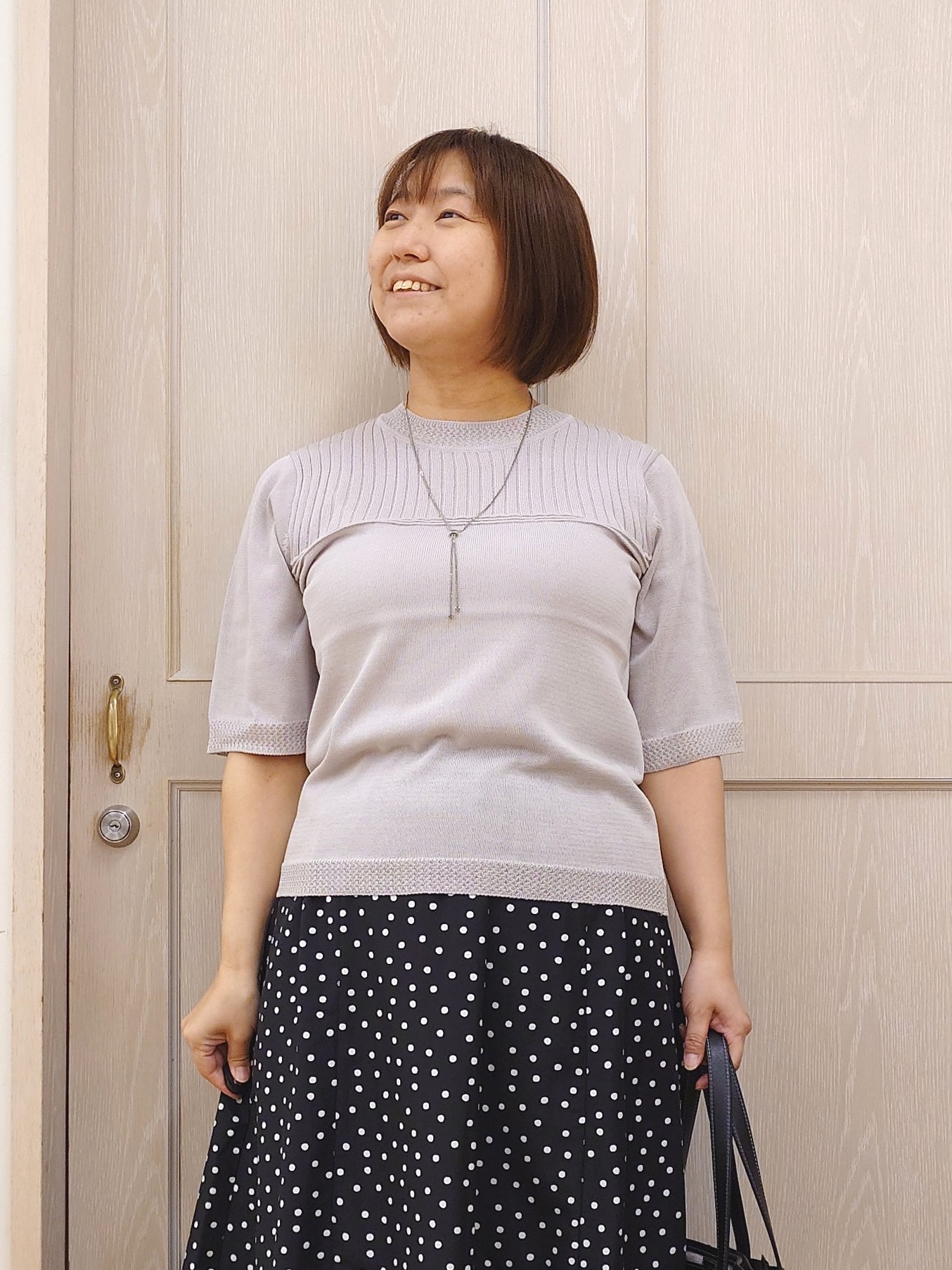 とろろさんの「SHOO･LA･RUE｜【S-LL/二の腕カバー】品よく決まる 5分袖デザインニット」を使ったコーディネート