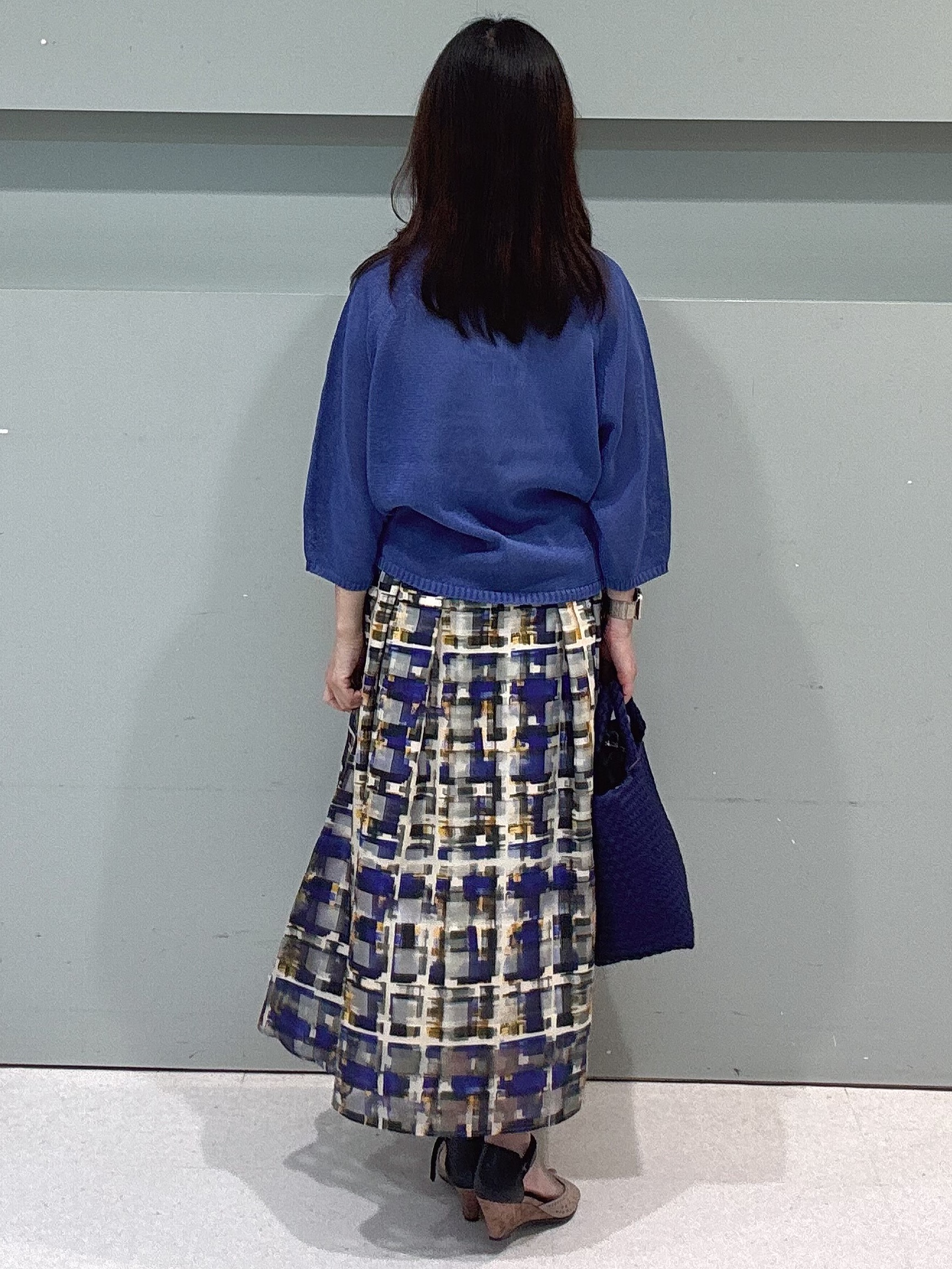 makiさんの「UNTITLED｜【洗える/ゆったり】クルーネックドライニット」を使ったコーディネート