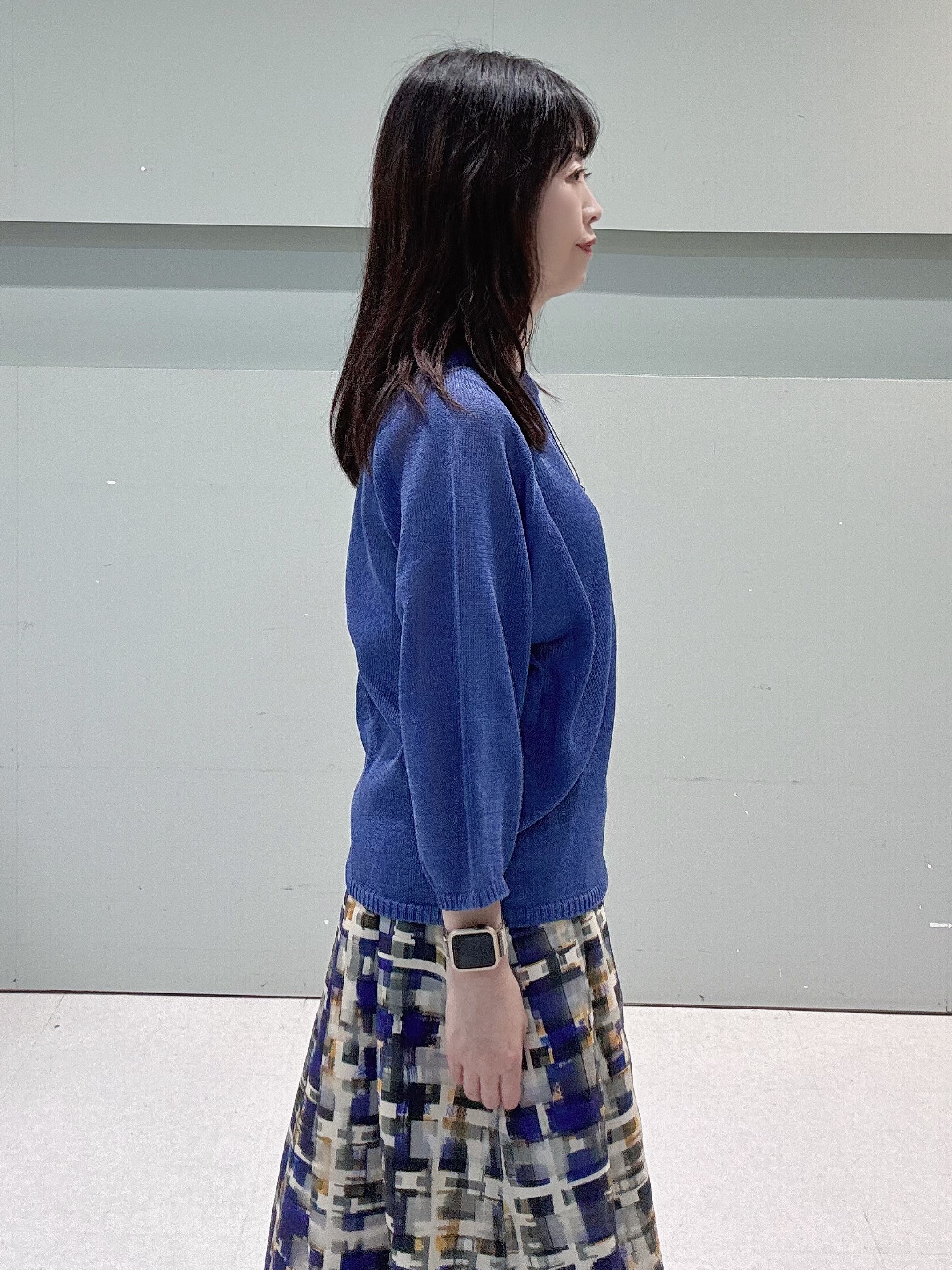makiさんの「UNTITLED｜【洗える/ゆったり】クルーネックドライニット」を使ったコーディネート