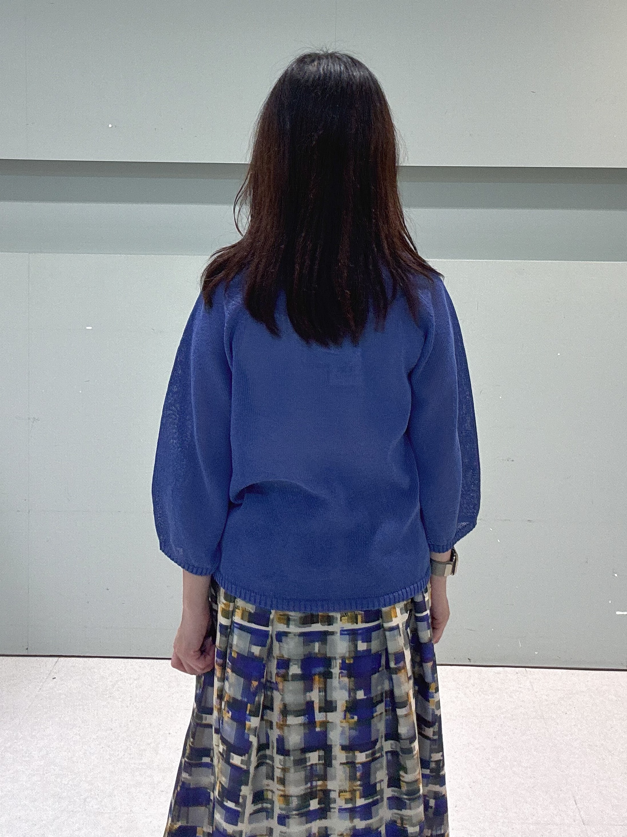 makiさんの「UNTITLED｜【洗える/ゆったり】クルーネックドライニット」を使ったコーディネート