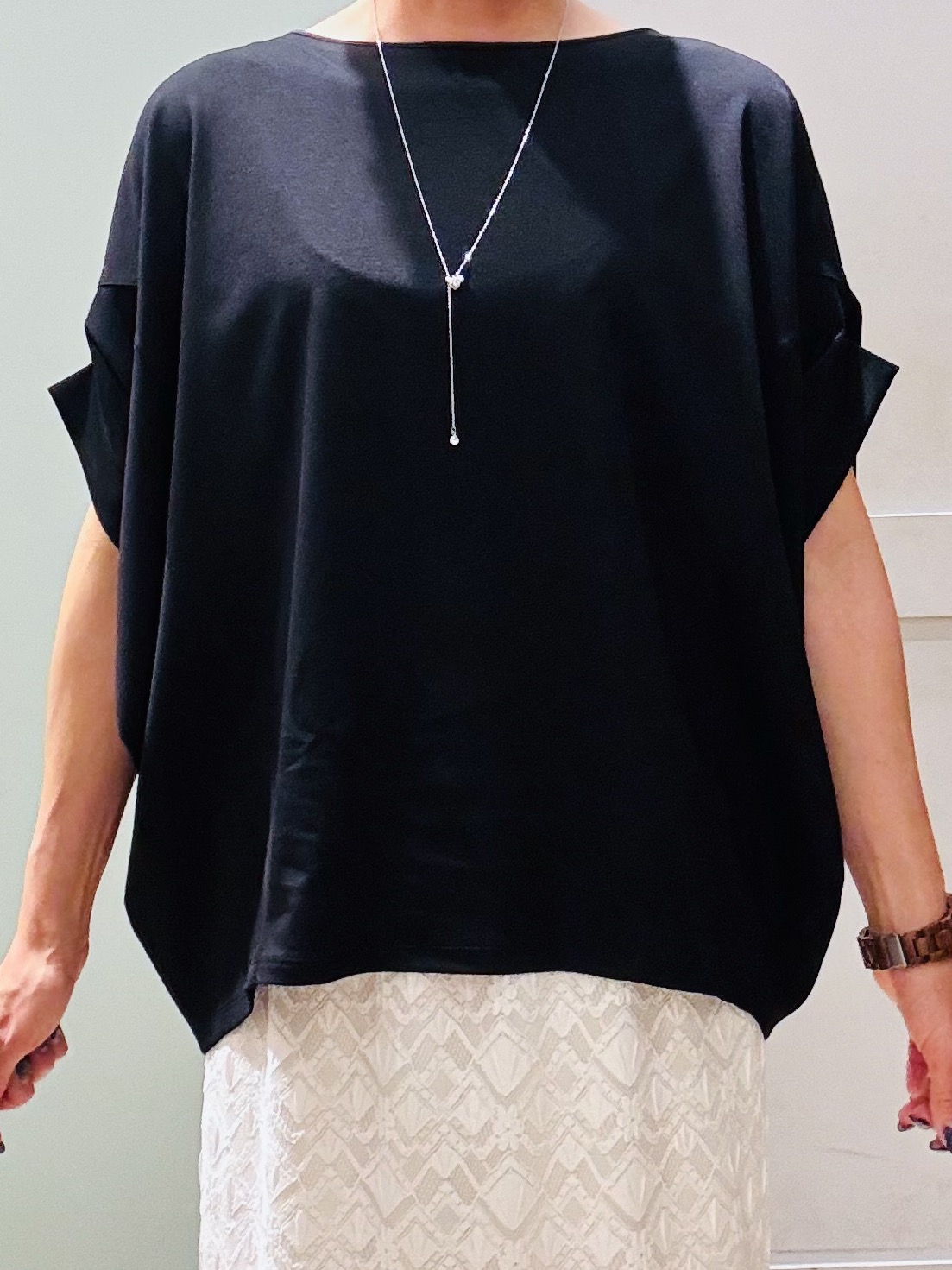 Komi☆さんの「grove｜【持続冷感・体型カバー】サテンパイピングドルマンカットソー」を使ったコーディネート