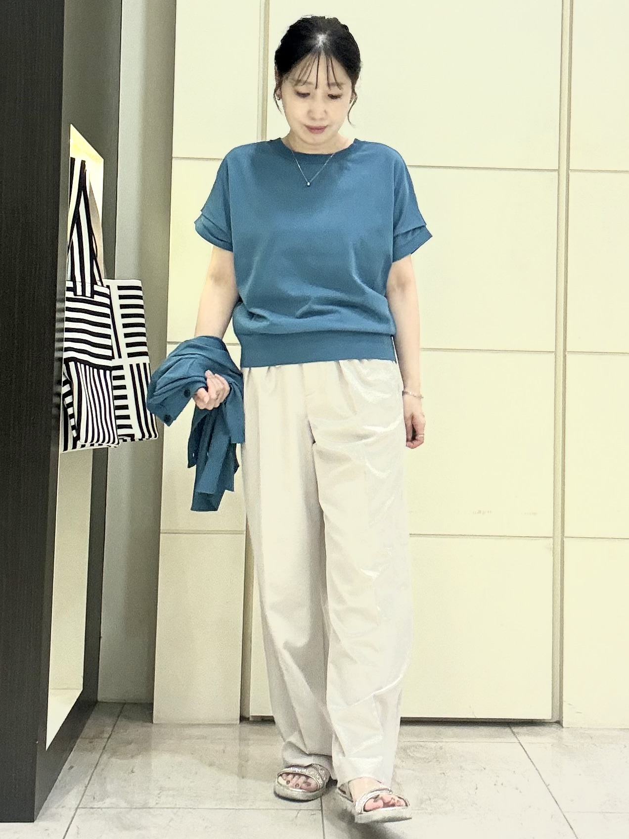 mori.さんの「UNTITLED｜【肌に張りつきにくい/前後2WAY】ドライタッチコットンプルオーバー」を使ったコーディネート