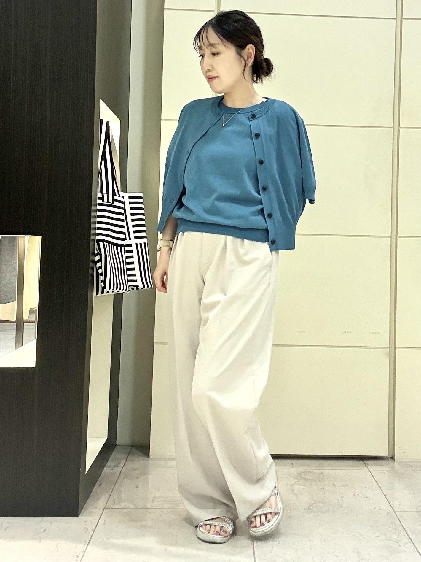 mori.さんの「UNTITLED｜【肌に張りつきにくい/前後2WAY】ドライタッチコットンプルオーバー」を使ったコーディネート