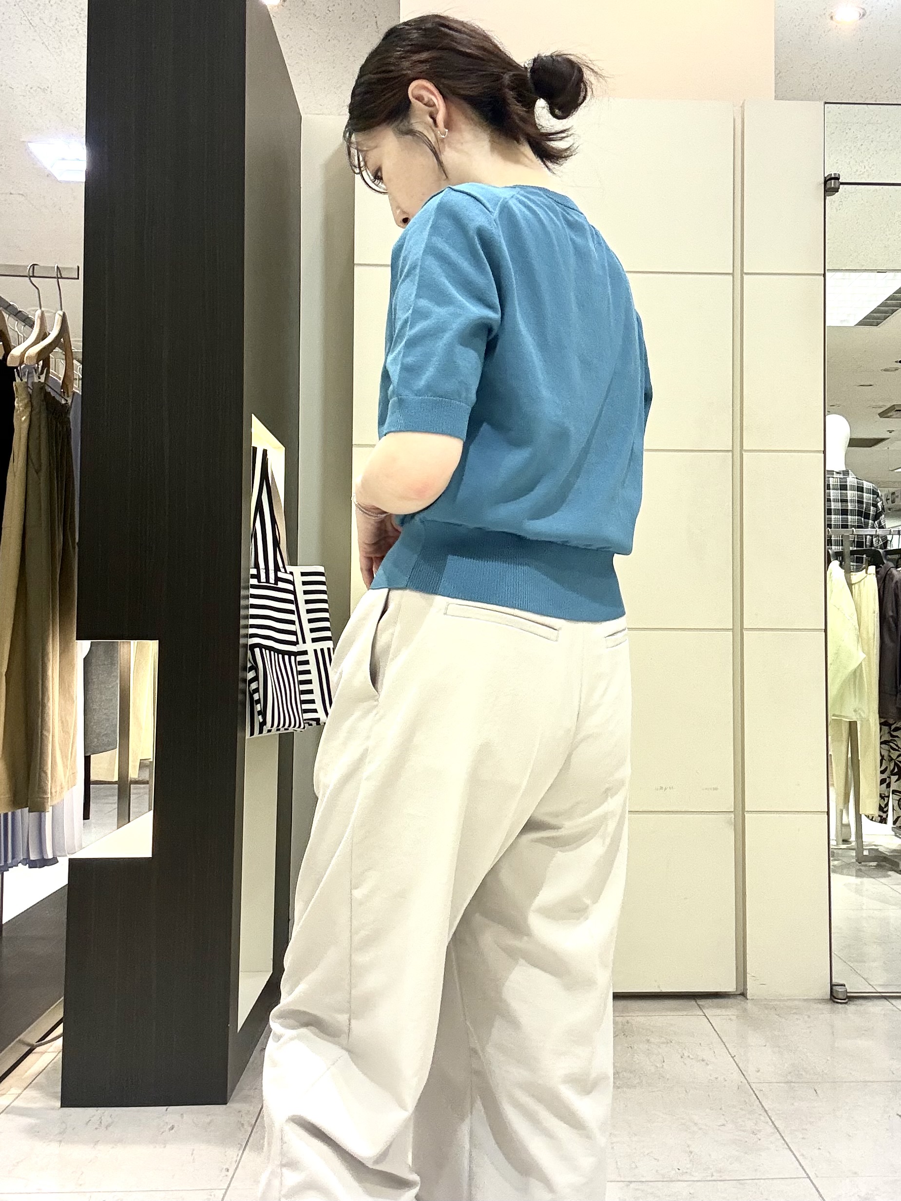 mori.さんの「UNTITLED｜【肌に張りつきにくい/前後2WAY】ドライタッチコットンプルオーバー」を使ったコーディネート