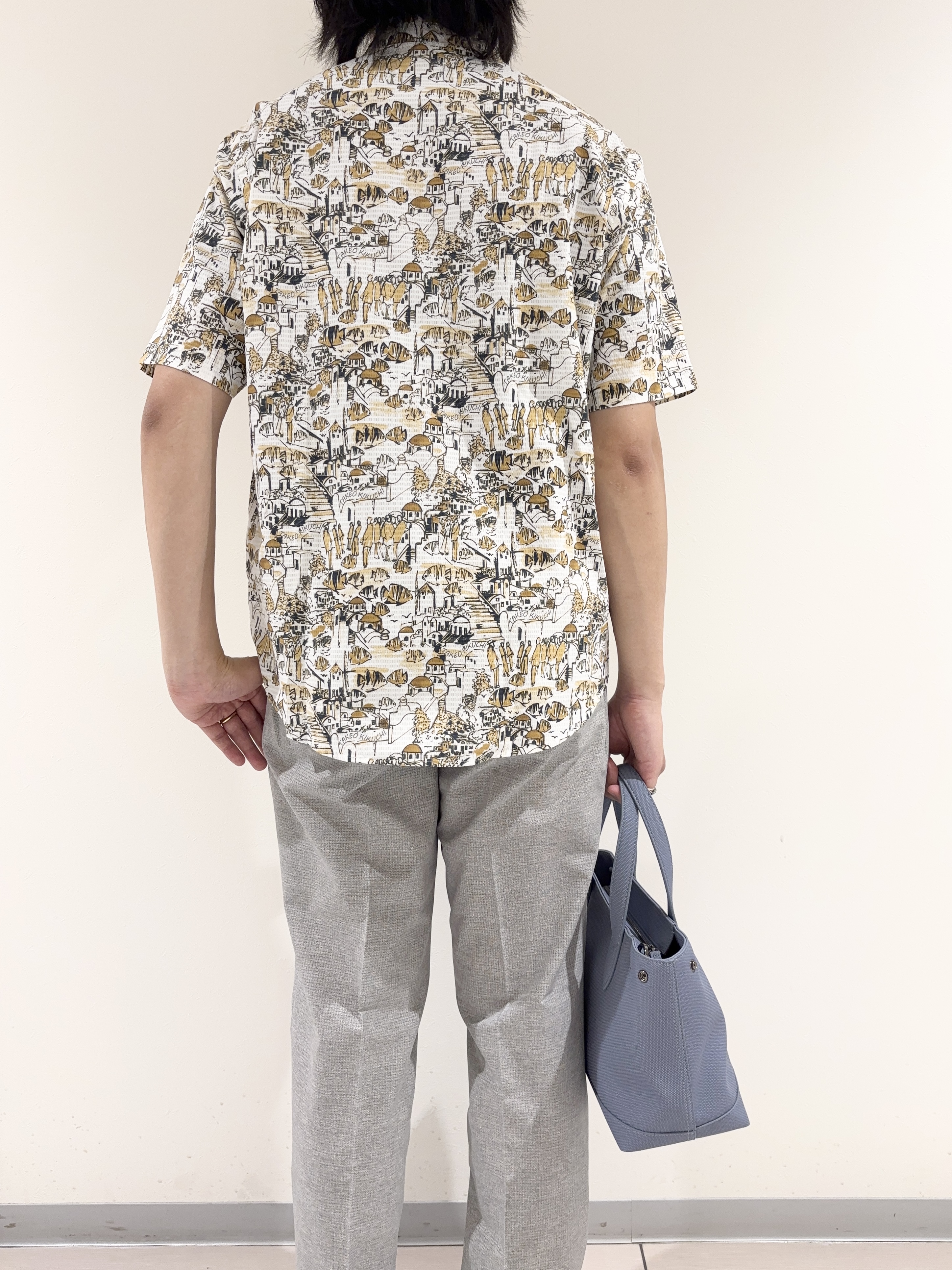 及川さんの「TAKEO KIKUCHI｜【日本製】DotAir（R）リゾートプリント半袖シャツ」を使ったコーディネート