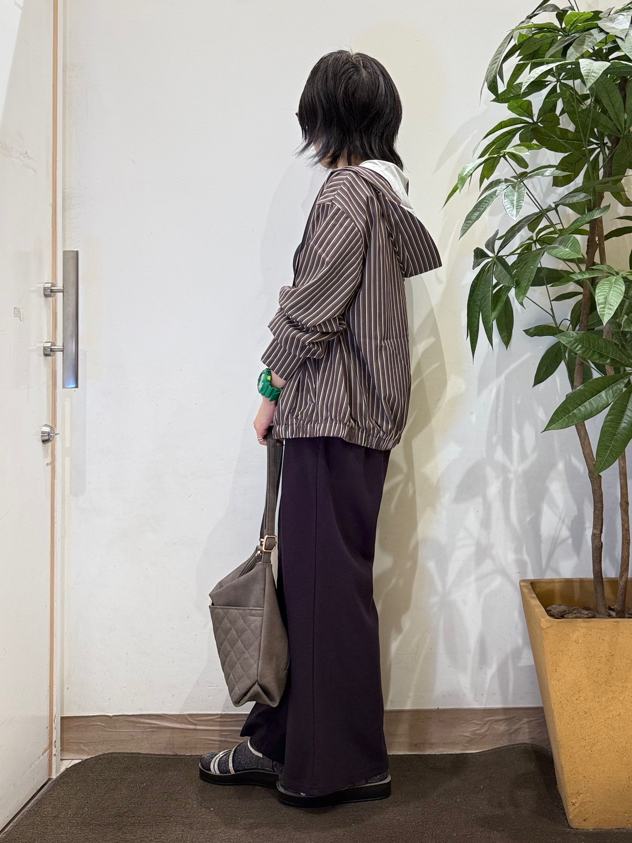 misakiさんの「SHOO･LA･RUE｜【ひんやり/洗濯後しわになりにくい/S-LL】お顔も手の甲もしっかりカバー　日よけ・指穴付きUVパー」を使ったコーディネート