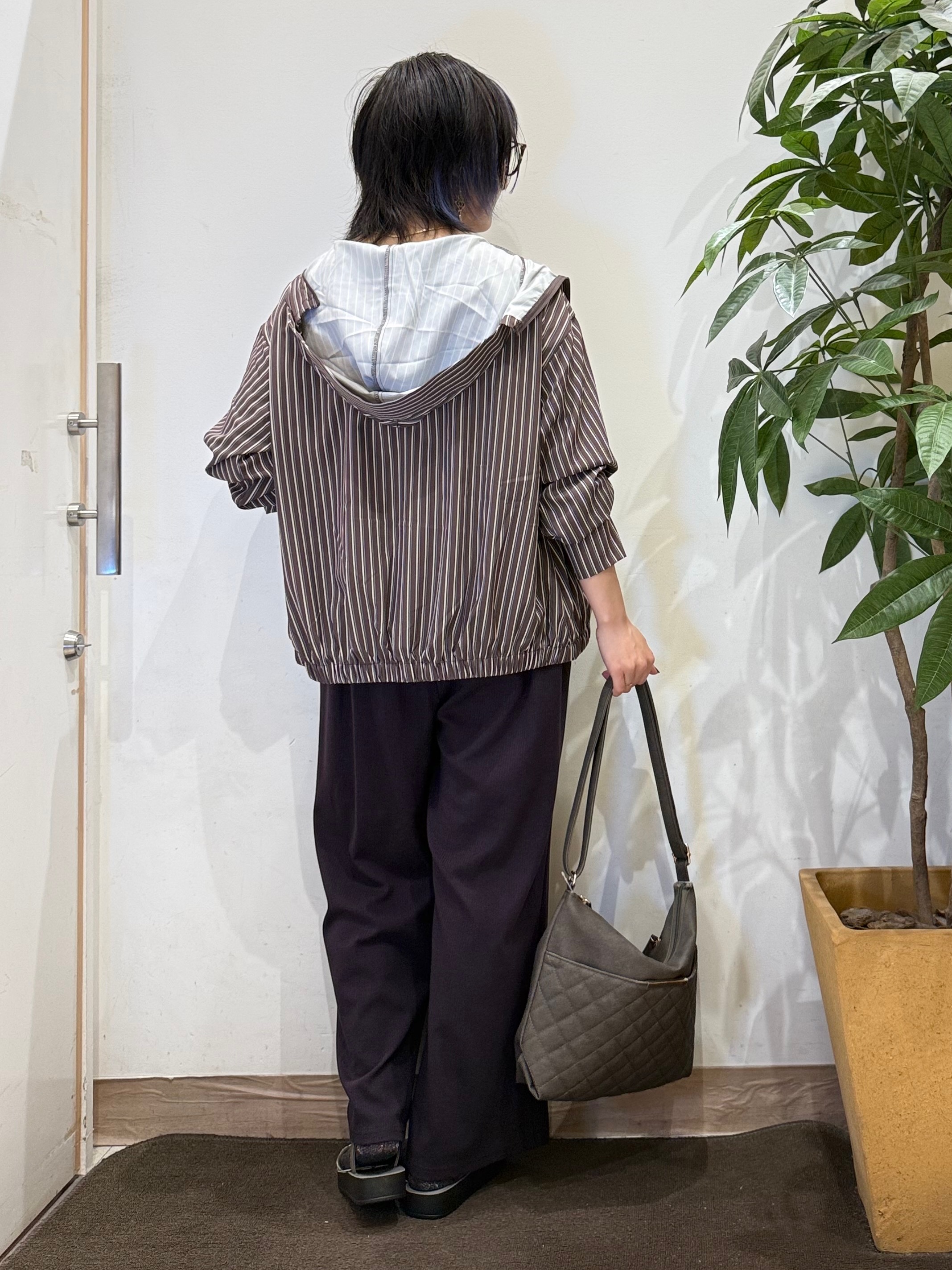 misakiさんの「SHOO･LA･RUE｜【ひんやり/洗濯後しわになりにくい/S-LL】お顔も手の甲もしっかりカバー　日よけ・指穴付きUVパー」を使ったコーディネート