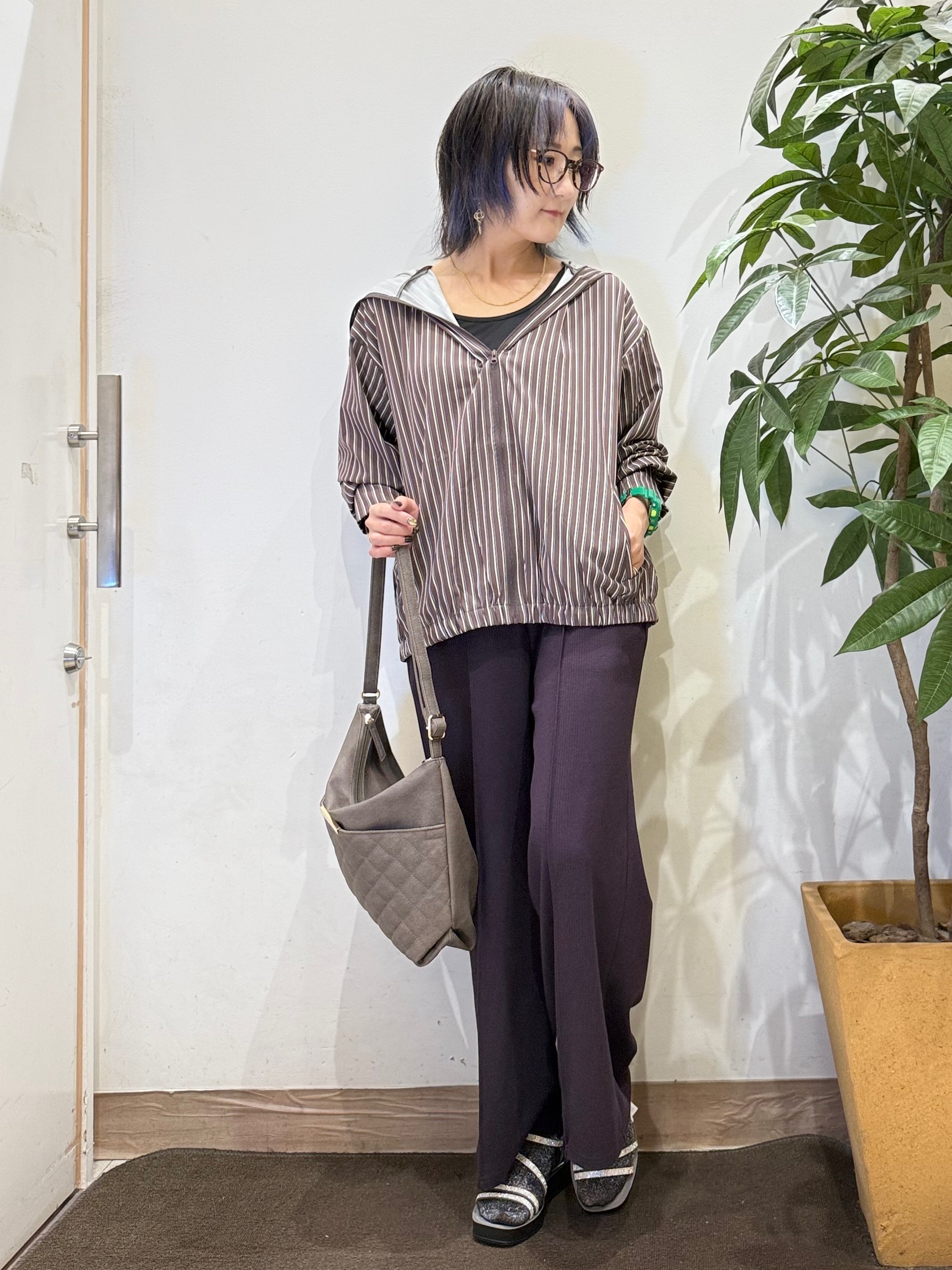 misakiさんの「SHOO･LA･RUE｜【ひんやり/洗濯後しわになりにくい/S-LL】お顔も手の甲もしっかりカバー　日よけ・指穴付きUVパー」を使ったコーディネート