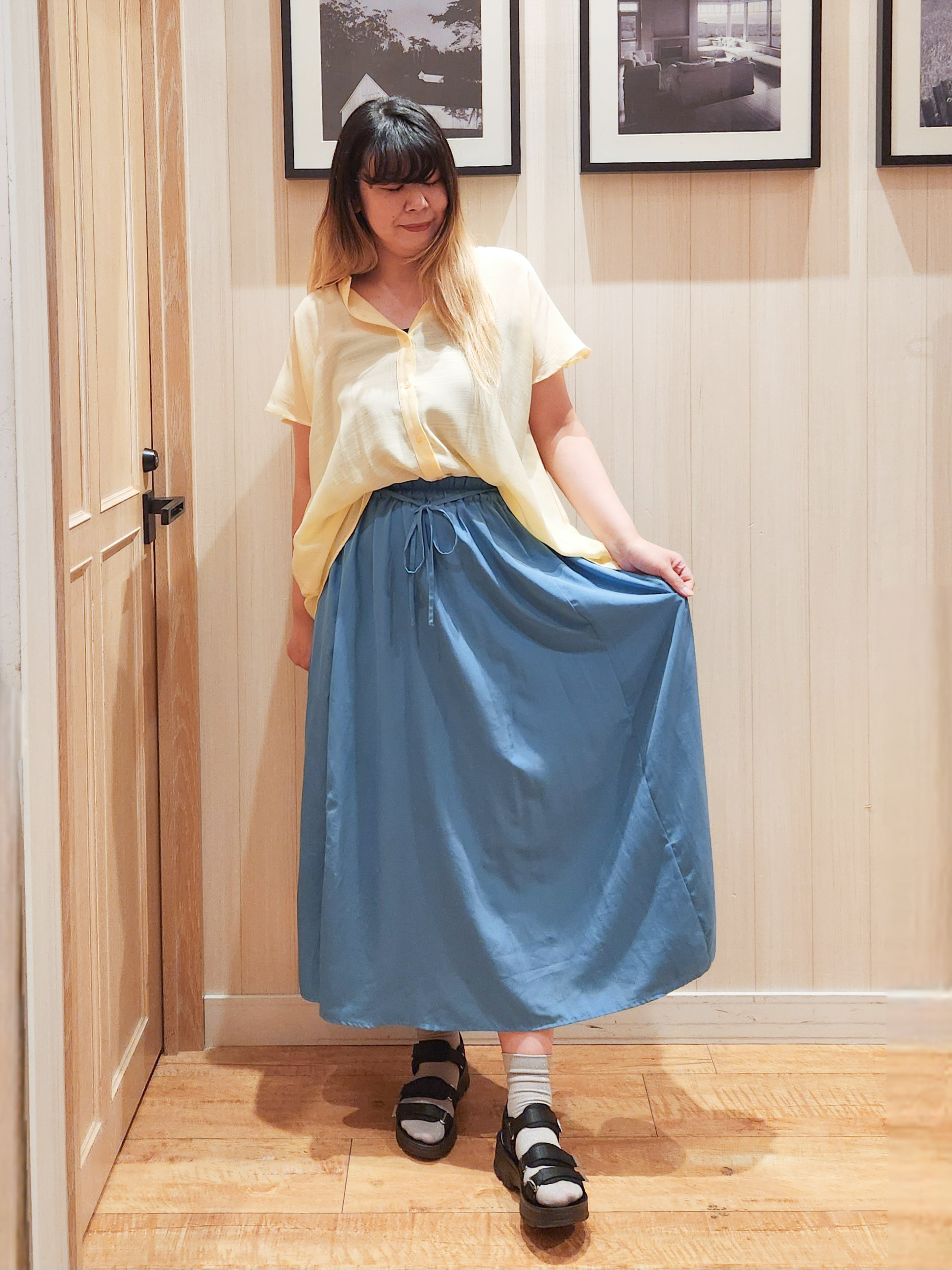 れーやんさんの「SHOO･LA･RUE｜【ひんやり/UV】ほんのりシアーで上品な バックギャザーブラウス」を使ったコーディネート