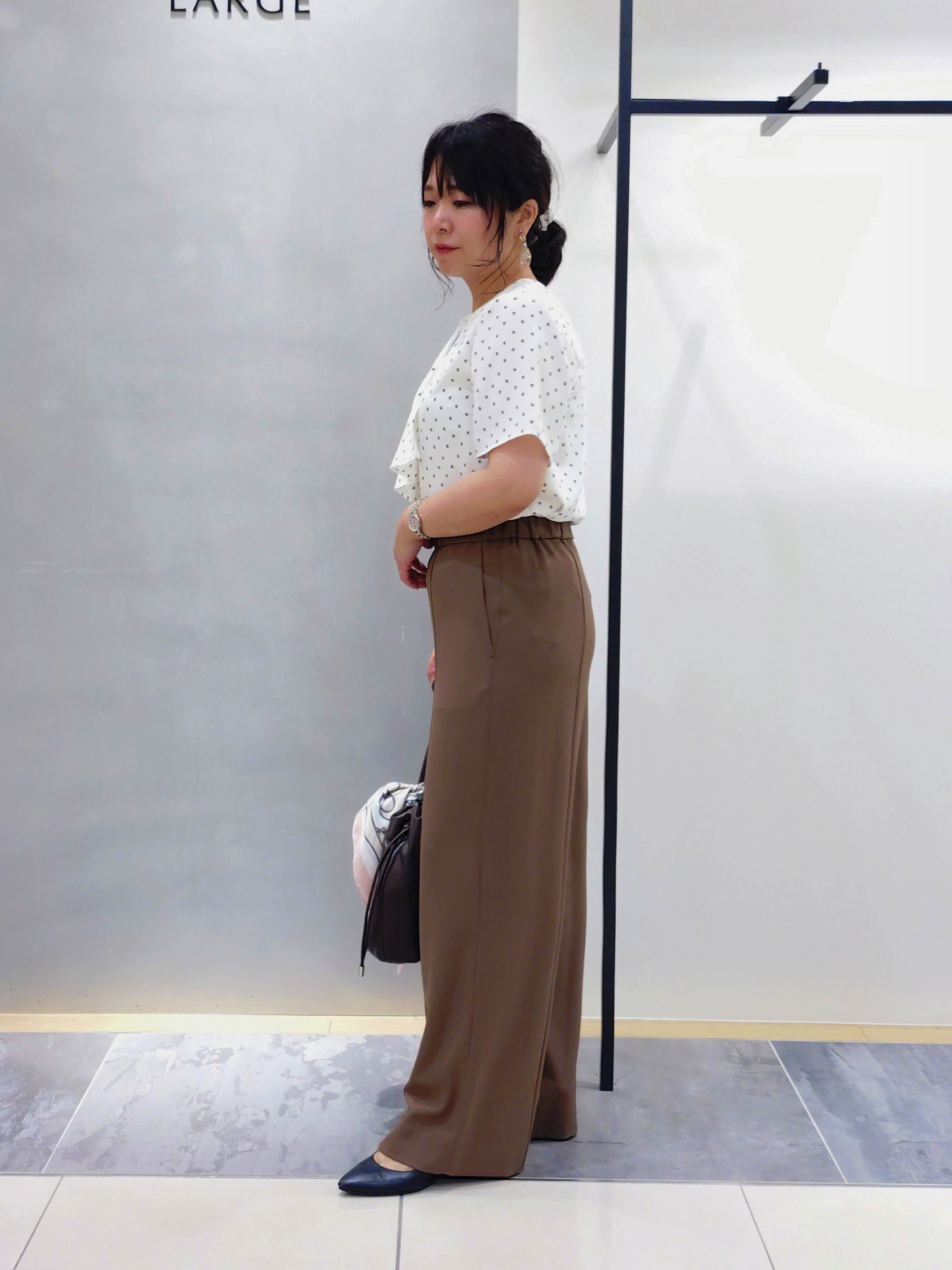 TOMOMIさんの「INDIVI｜【着る日傘】イージーワイドパンツ」を使ったコーディネート