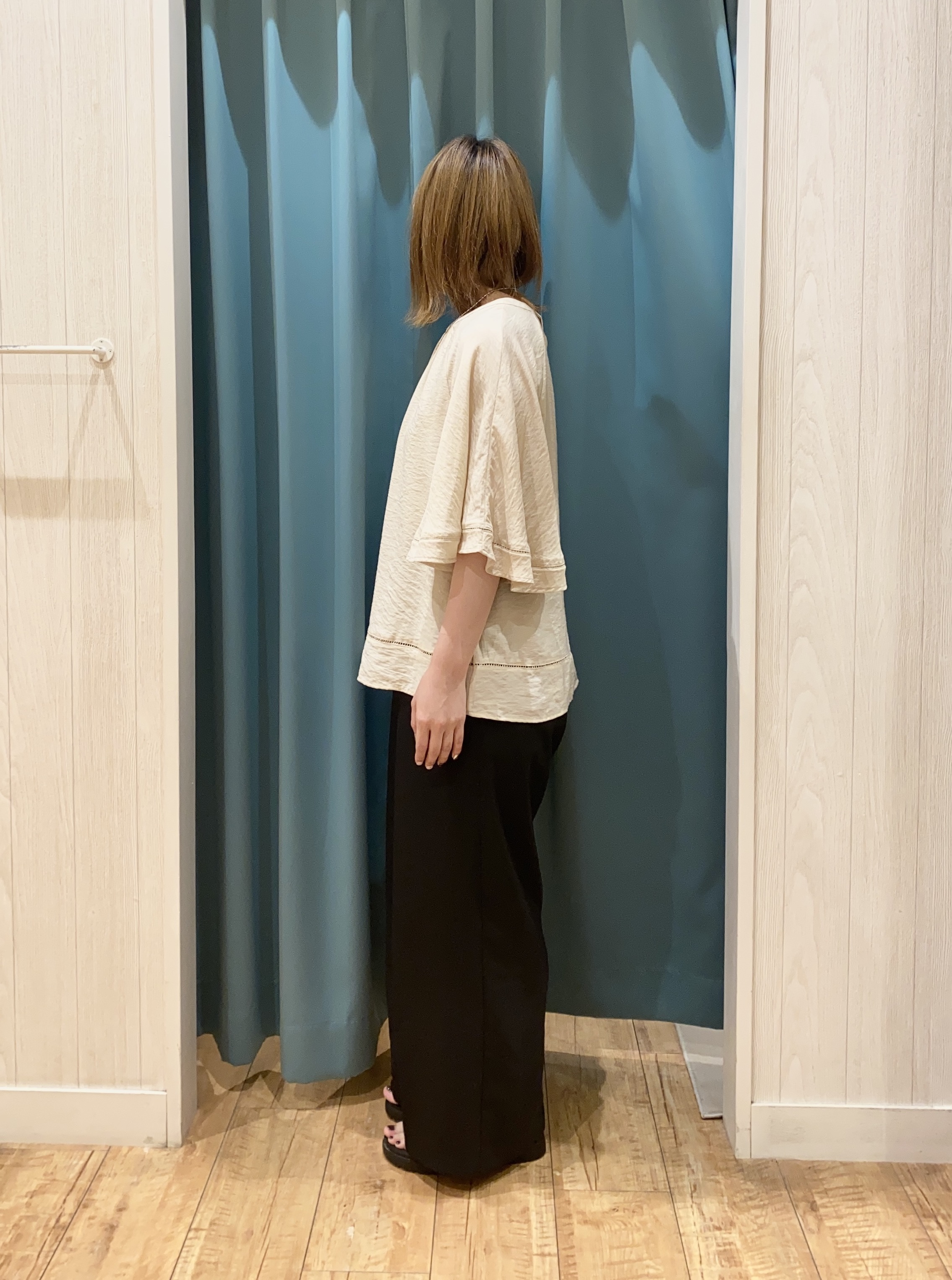 yuuさんの「SHOO･LA･RUE｜【ひんやり/S-LL/体型カバー】はしごレースが魅力な スラブポンチョ風ブラウス」を使ったコーディネート