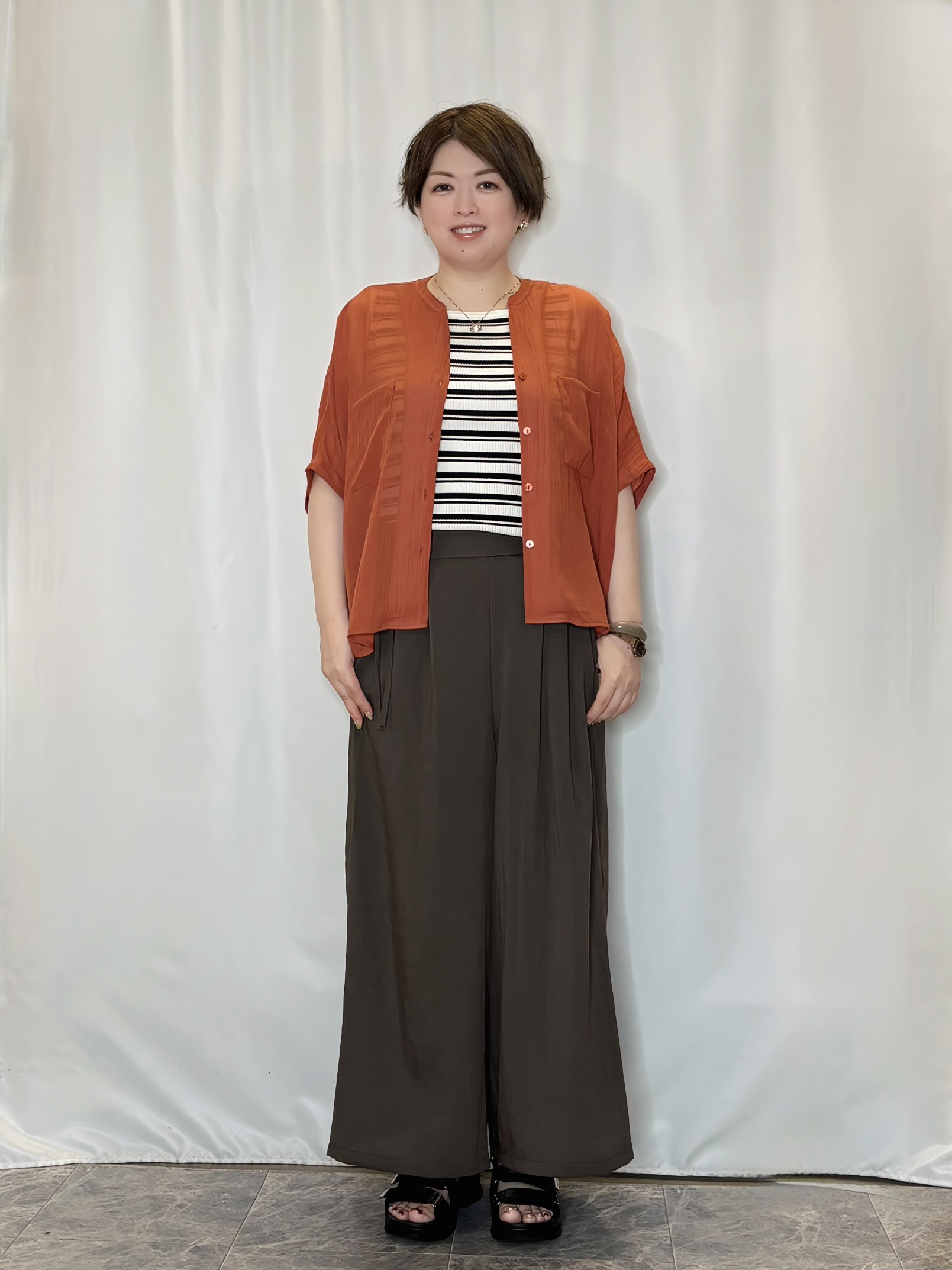 たみさんの「SHOO･LA･RUE｜【洗濯機可/選べる6色】ナチュラルな風合いが魅力 ゆったり楊柳シアードルマンブラウス」を使ったコーディネート