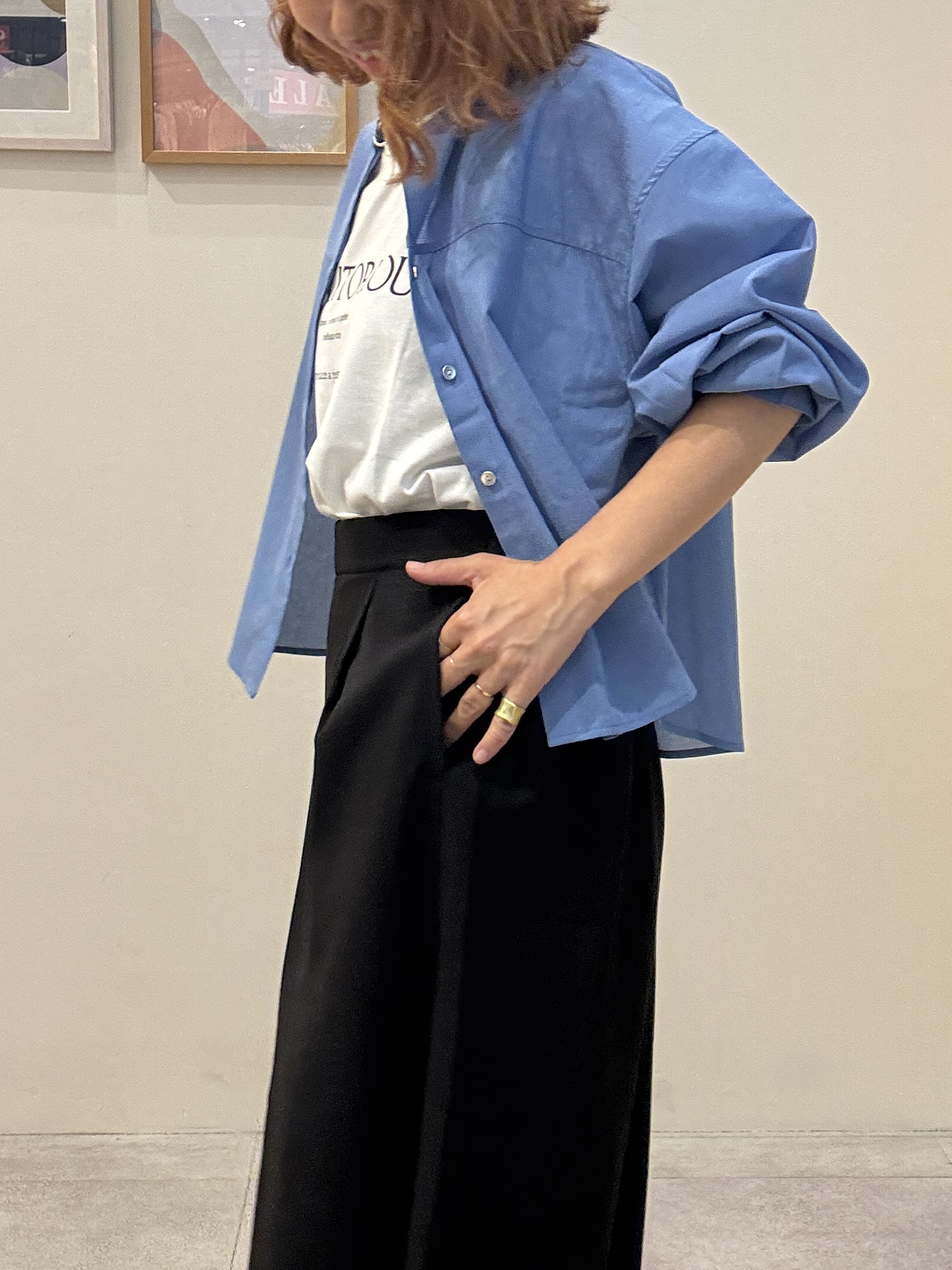 たけぴさんの「SHOO･LA･RUE｜【通気性〇/S-LL/洗濯機可】さらりノーカラーシャツ」を使ったコーディネート