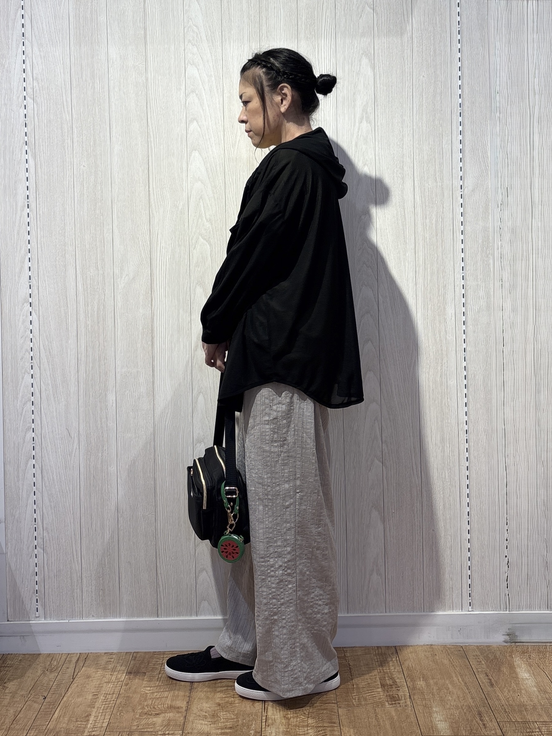 わかさんの「SHOO･LA･RUE｜【洗濯機可/体型カバー】程よい透け感の ゆるシルエットシア―シャツ」を使ったコーディネート