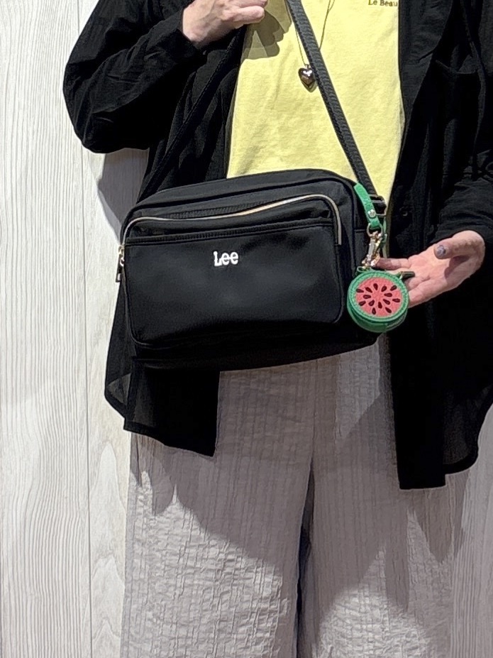 わかさんの「SHOO･LA･RUE｜【洗濯機可/体型カバー】程よい透け感の ゆるシルエットシア―シャツ」を使ったコーディネート