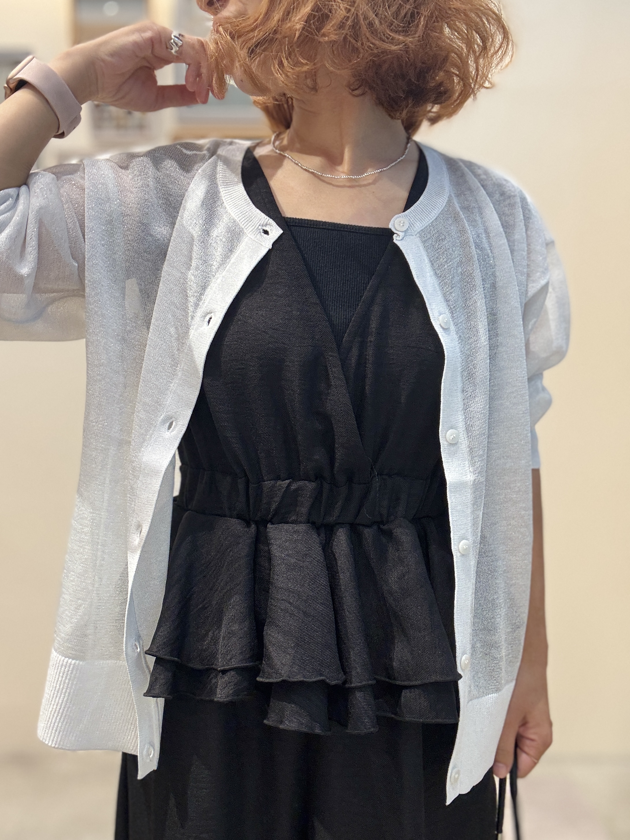 たけぴさんの「SHOO･LA･RUE｜【通気性〇/洗濯機可/S-LL】シアーラメカーディガン」を使ったコーディネート