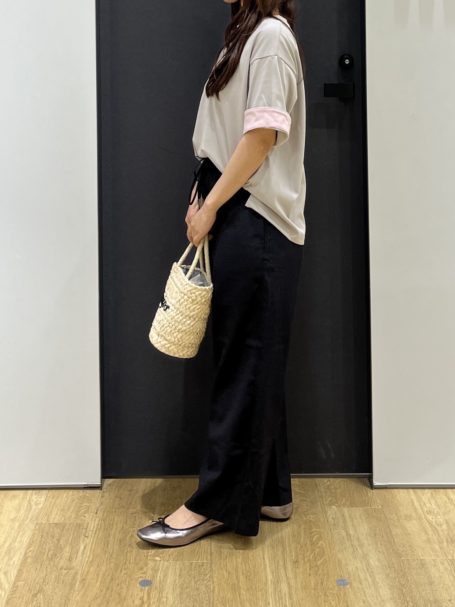 Minaさんの「Dessin｜【汗シミ防止/UVカット】配色スリーブ 五分袖プルオーバー」を使ったコーディネート