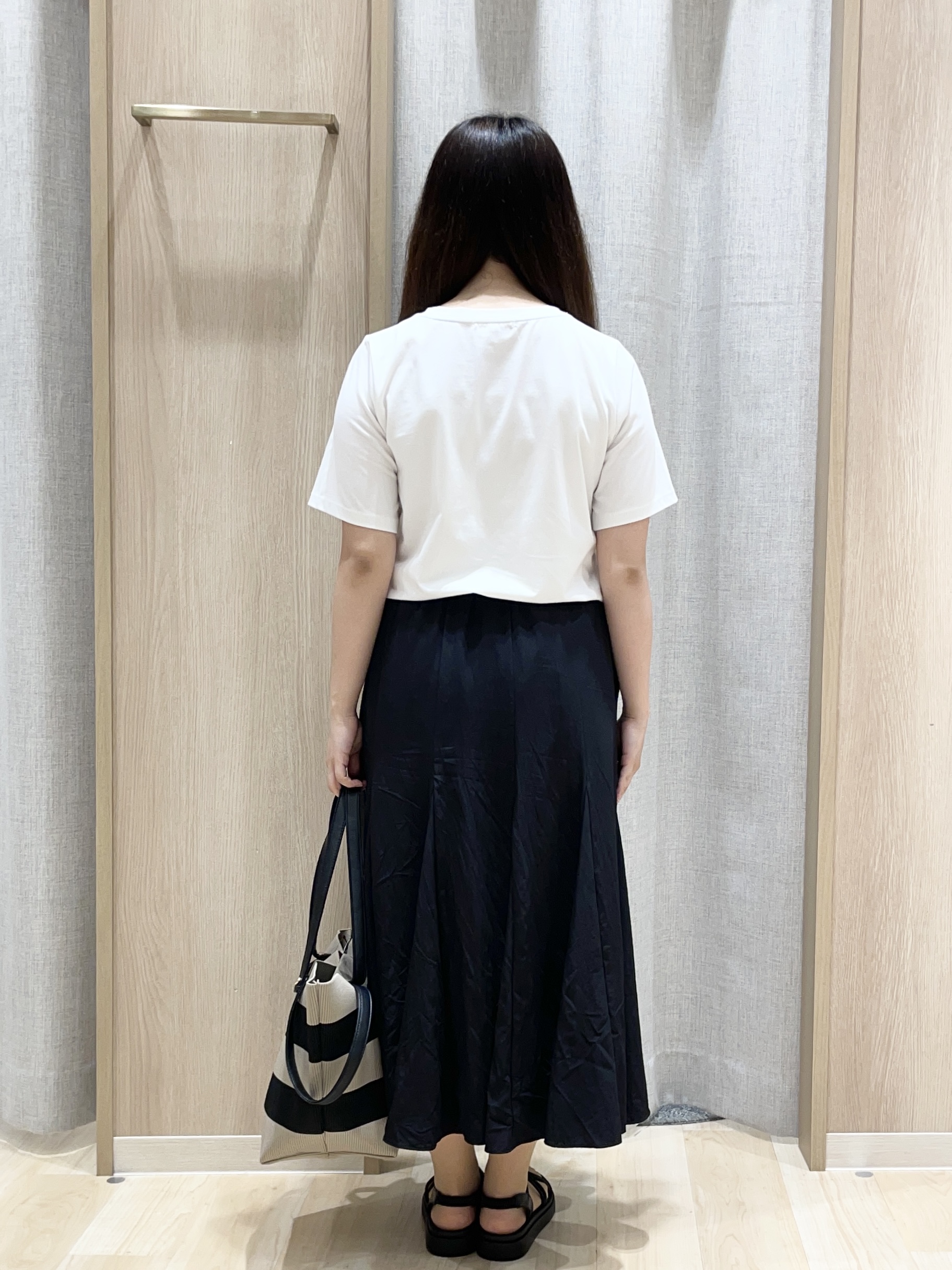 Aikoさんの「grove｜【吸水速乾・UVカット・接触冷感・マシンウォッシャブル】ベーシックMIXロゴプリントT」を使ったコーディネート