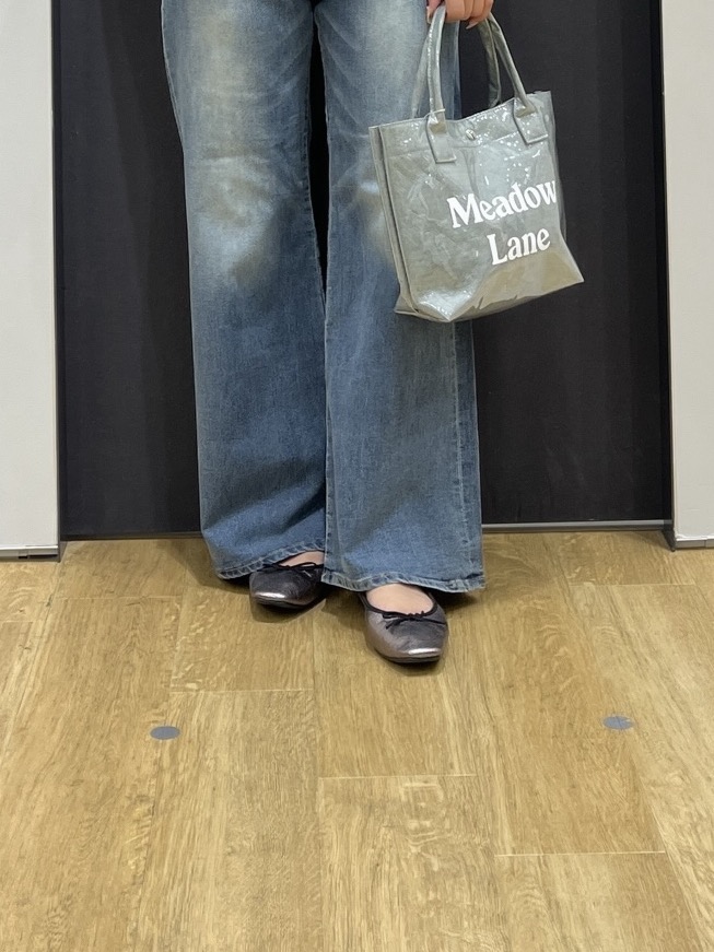 Minaさんの「Dessin｜ペーパータッチ クルーネックカーディガン」を使ったコーディネート
