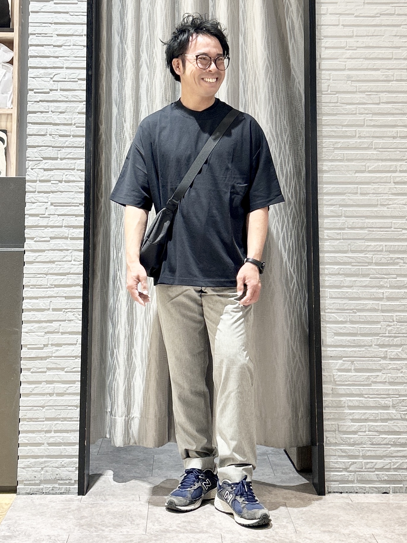 KENJI Iさんの「THE SHOP TK｜【ゆったりシルエット】前後切り替え 半袖Tシャツ」を使ったコーディネート