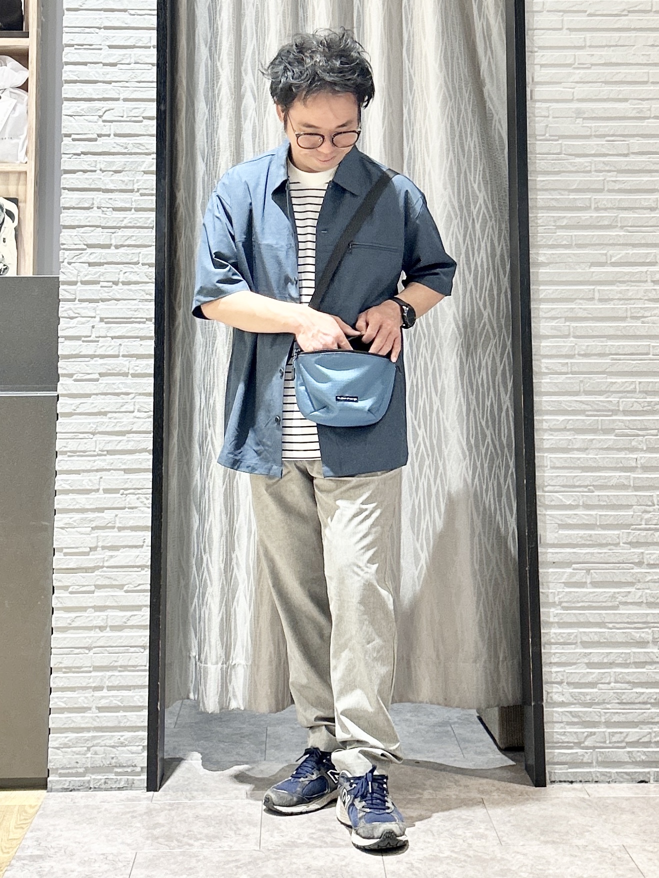 KENJI Iさんの「THE SHOP TK｜【吸水速乾／接触冷感／防シワ／マシンウォッシャブル】ハイドロクール 半袖シャツ」を使ったコーディネート