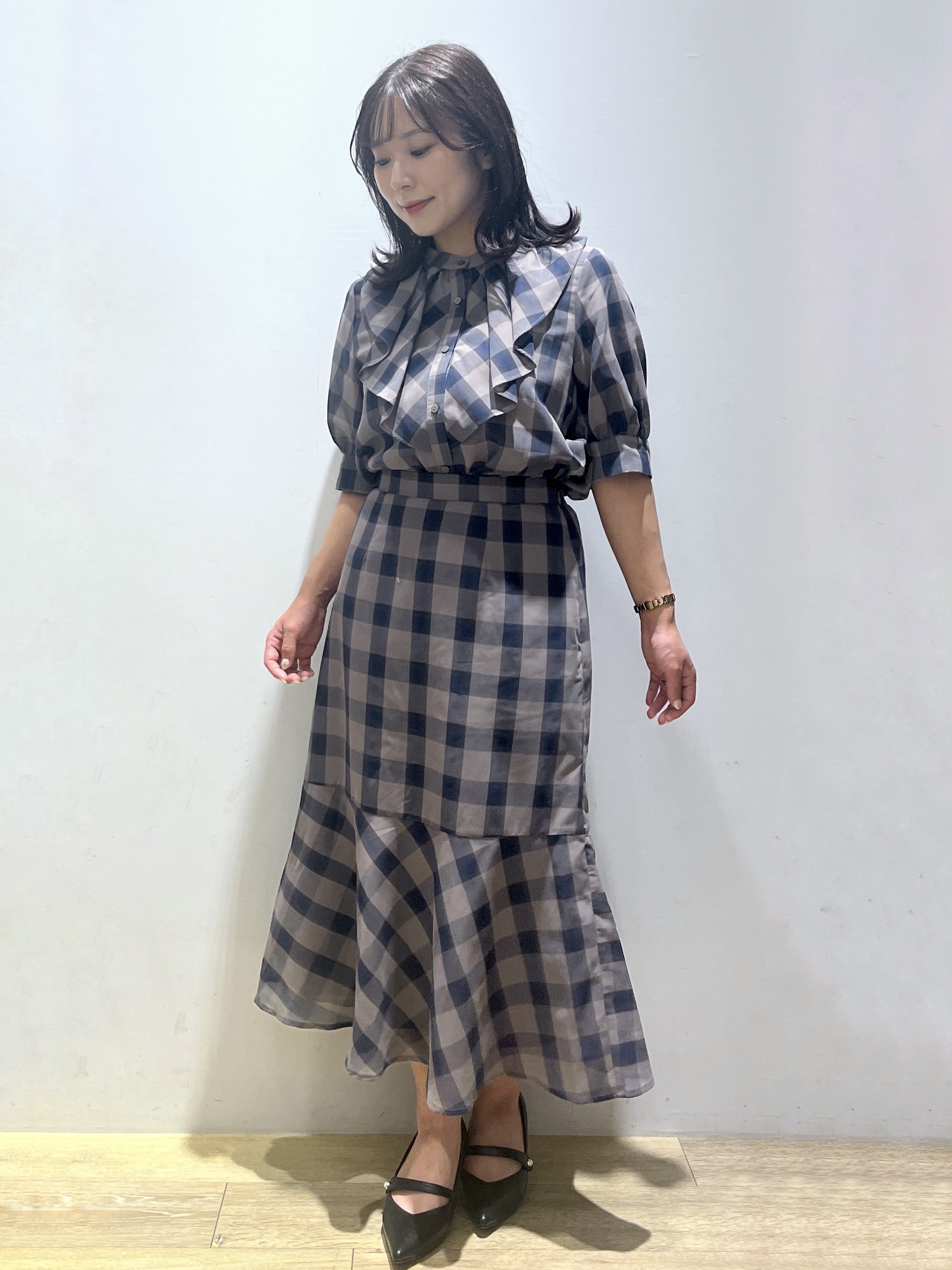 さやかさんの「index｜【高通気性】シアーチェックフリルブラウス《洗濯機OK／イージーアイロン》」を使ったコーディネート