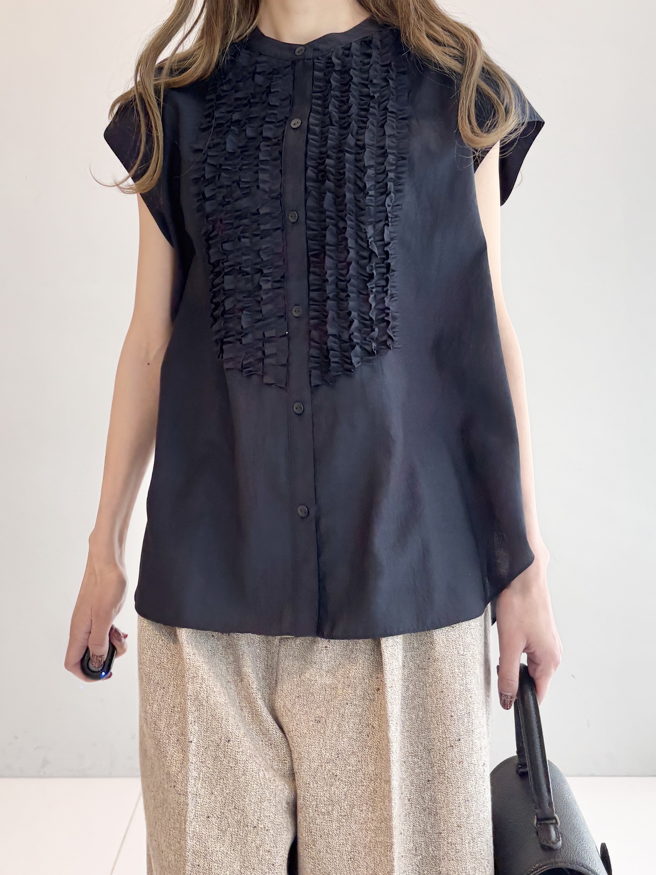 清水夏姫さんの「DRESSTERIOR｜フレンチスリーブ　フリルブラウス」を使ったコーディネート