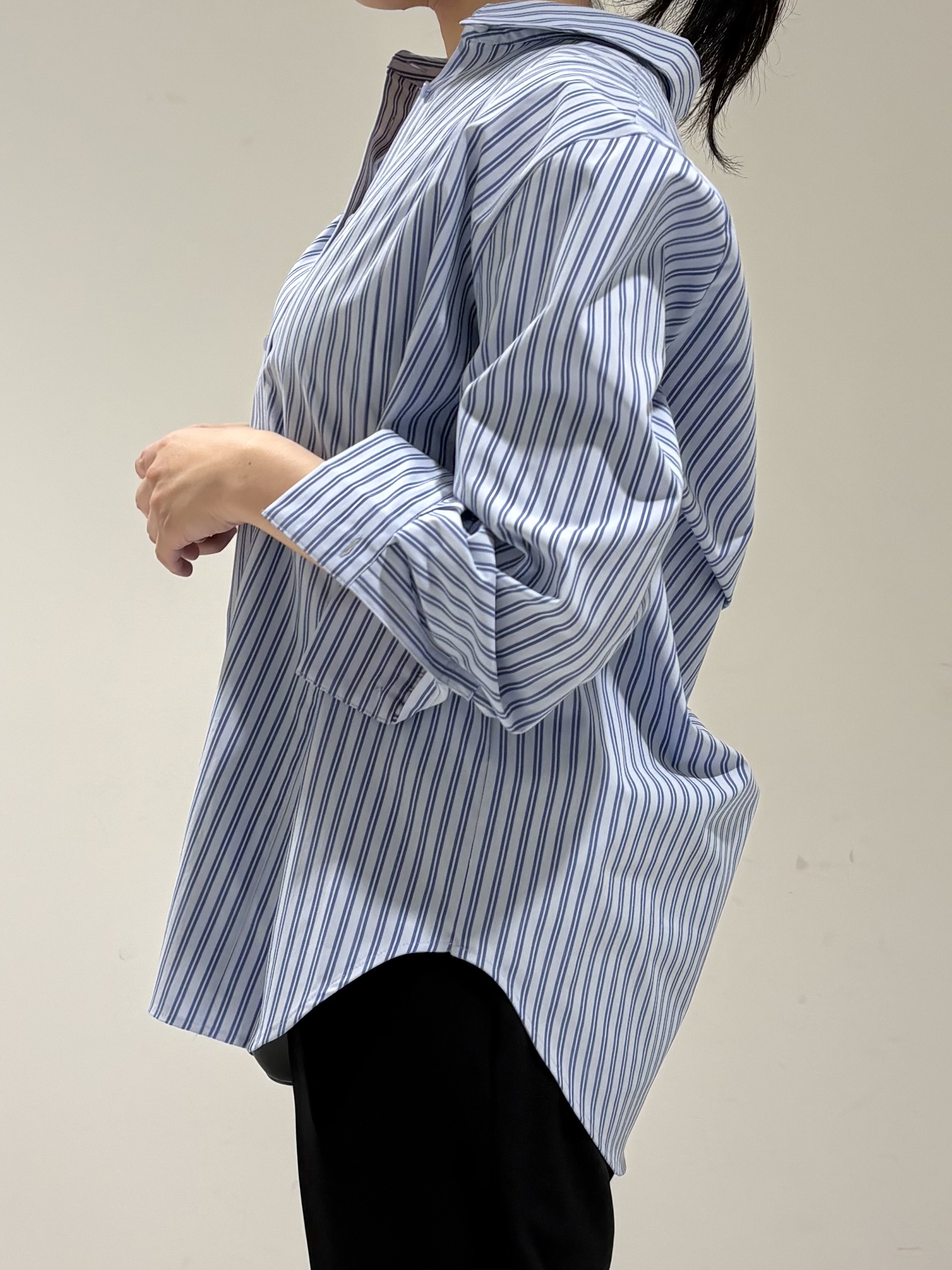 momokoさんの「INDIVI｜【UV／接触冷感／高ストレッチ】フロントタックシャツ」を使ったコーディネート