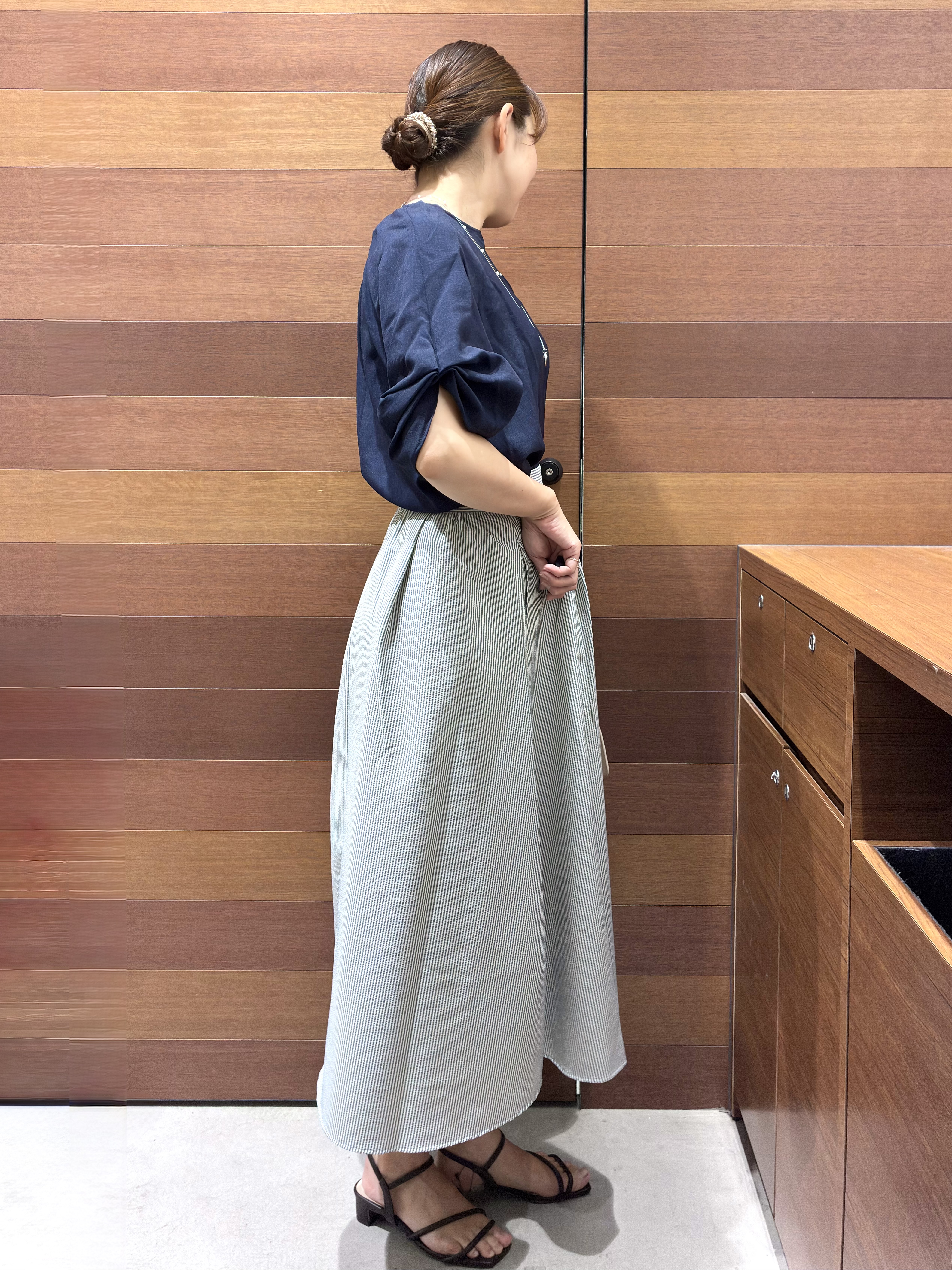 みりんさんの「OPAQUE.CLIP｜【接触冷感／吸水速乾】リネンライク タックスリーブブラウス《セットアップ対応／洗濯機OK》」を使ったコーディネート