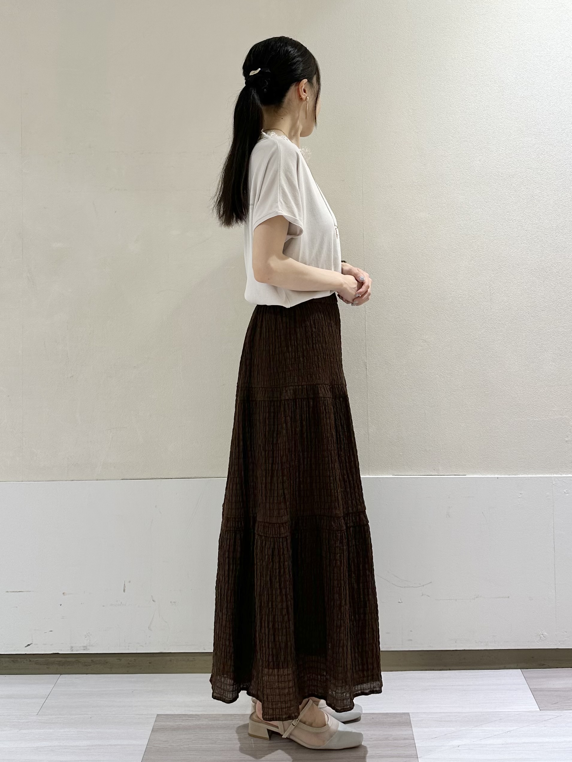 Momoさんの「Reflect｜【二の腕カバー／手洗い可】ネックレース フレンチスリーブニット」を使ったコーディネート