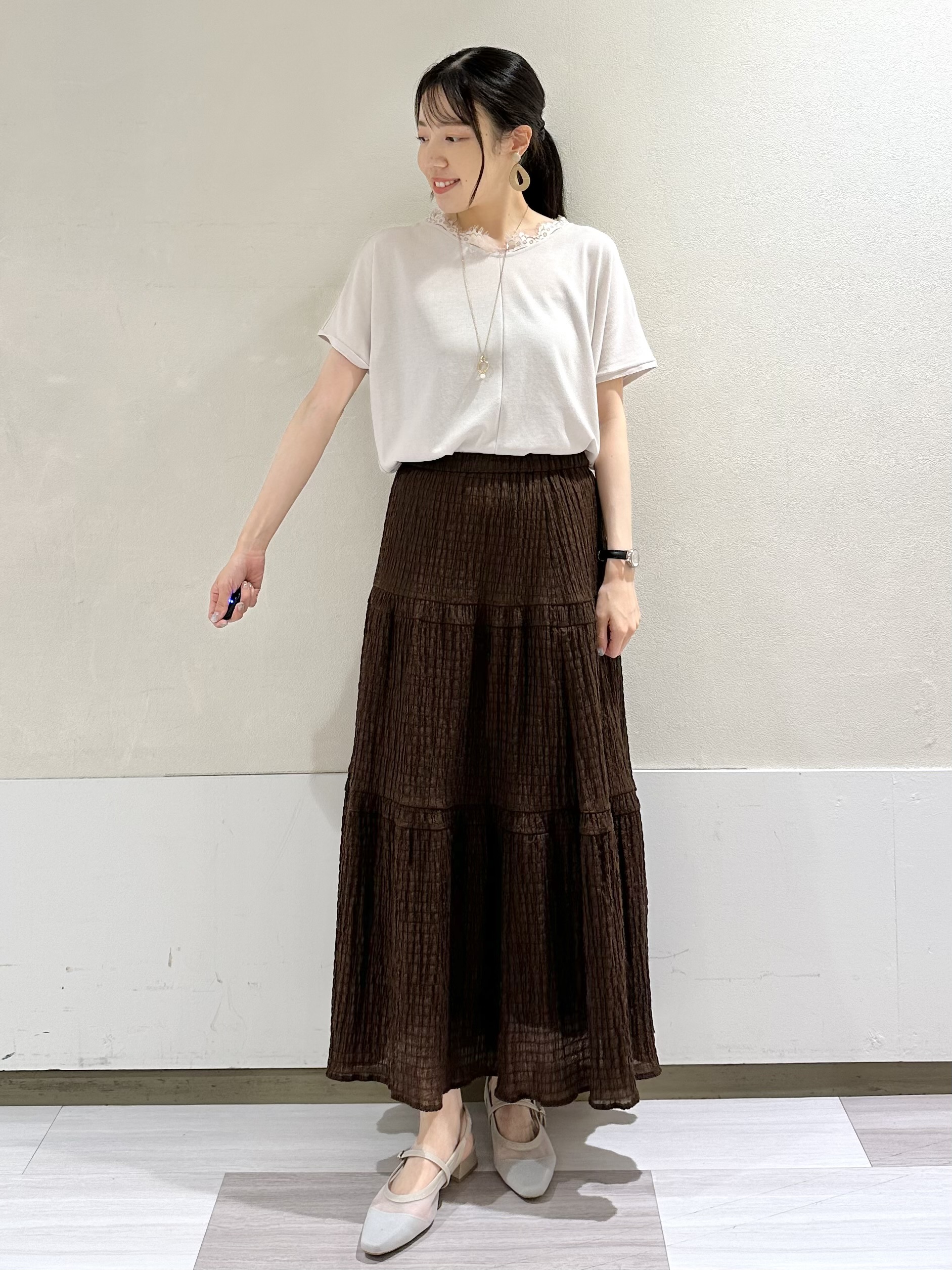 Momoさんの「Reflect｜【二の腕カバー／手洗い可】ネックレース フレンチスリーブニット」を使ったコーディネート