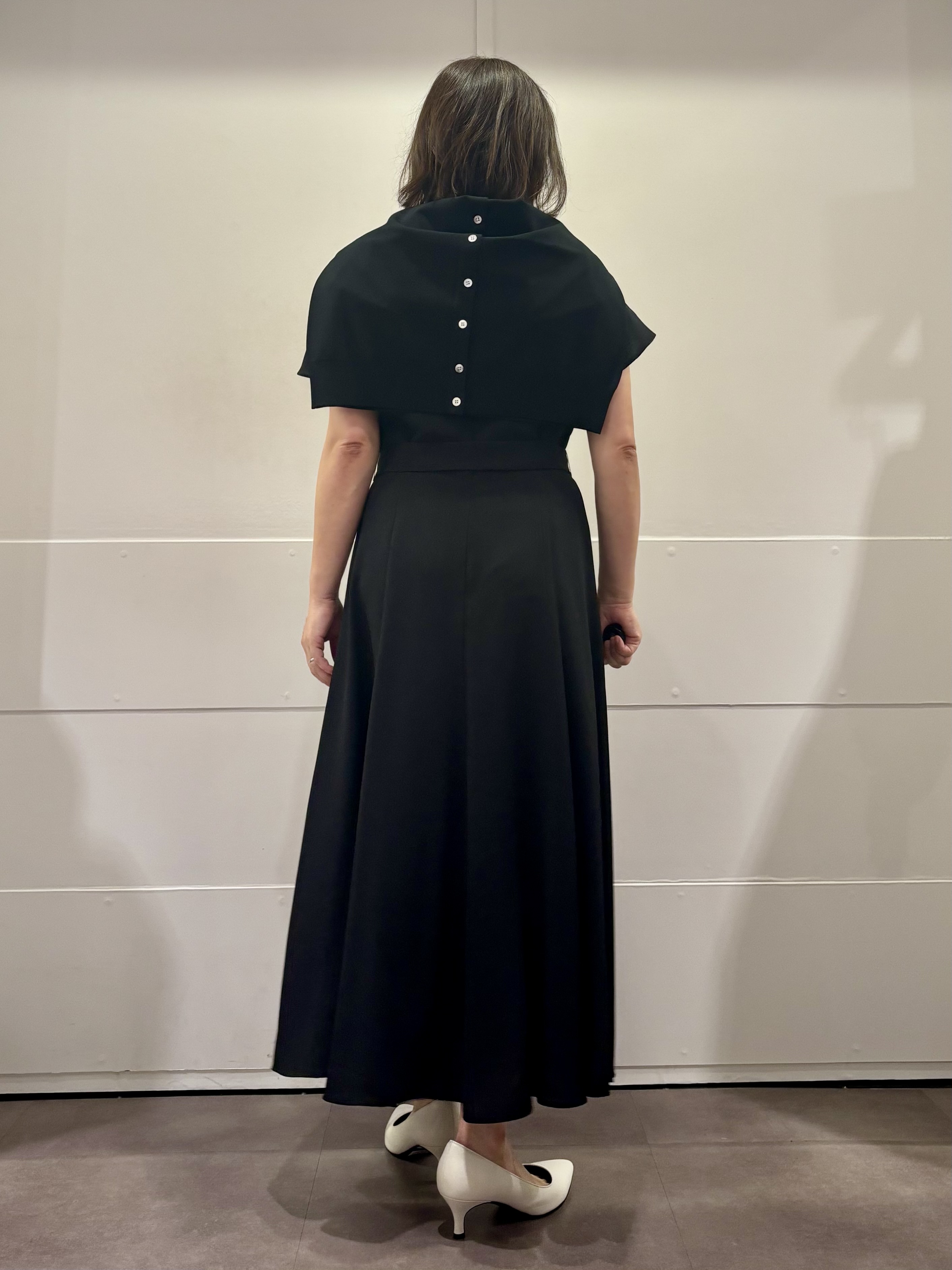 TOKOさんの「UNTITLED｜【接触冷感/吸水速乾/洗える】ドレープツイルワンピース」を使ったコーディネート