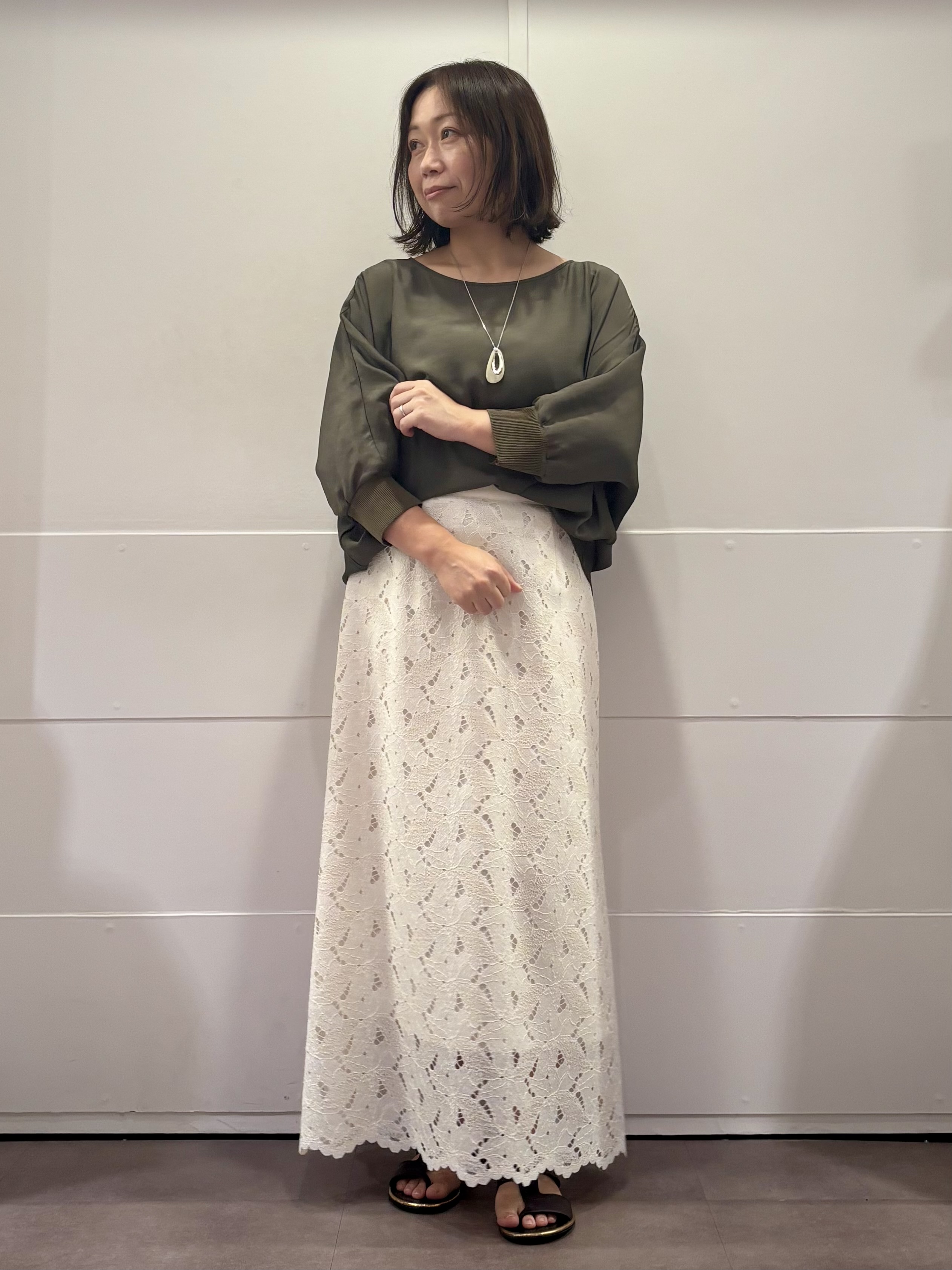 TOKOさんの「UNTITLED｜ドルマンスリーブラウンドプルオーバー」を使ったコーディネート