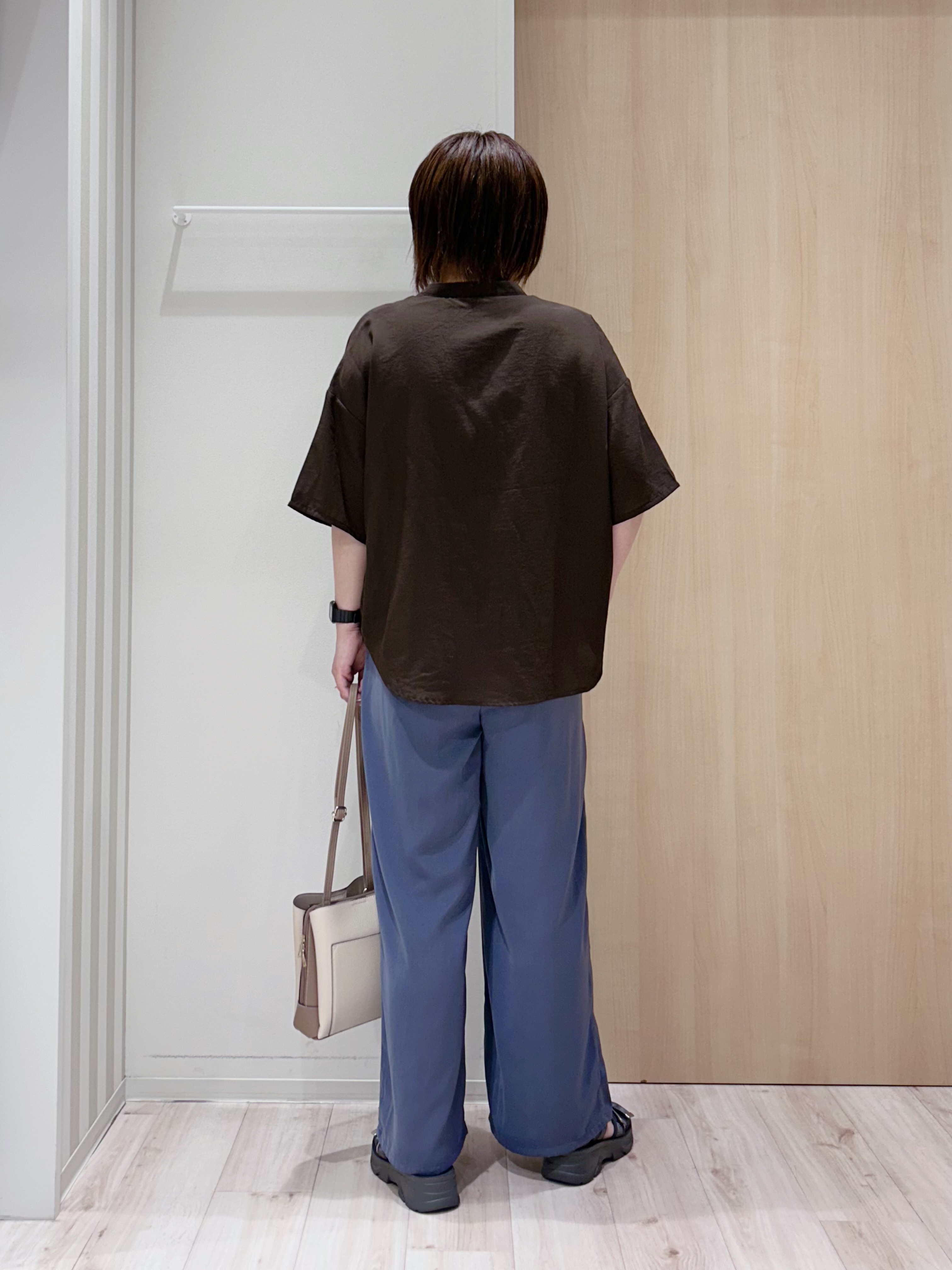 maaaさんの「SHOO･LA･RUE｜【洗濯機可/S-LL】大人の抜け感 ゆるっと5分袖シャツ」を使ったコーディネート